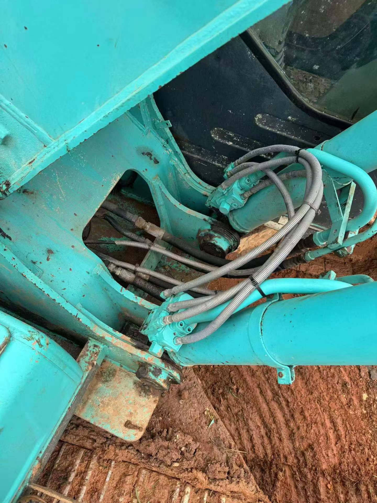 Buy Kobelco SK200-2 Used Excavator / 3