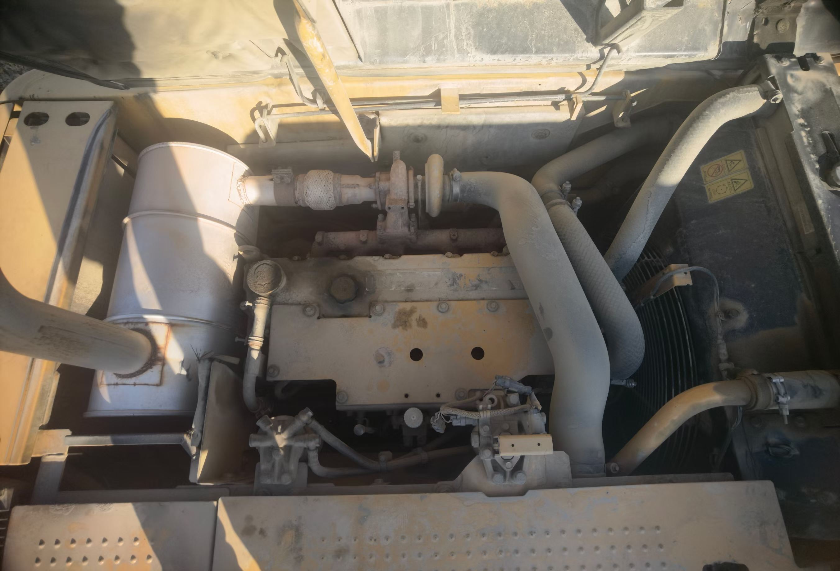 شراء حفارة Caterpillar 320A مستعملة / 5