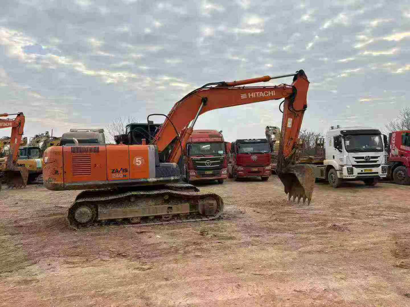 Buy Hitachi EX210 Used Excavator / 3