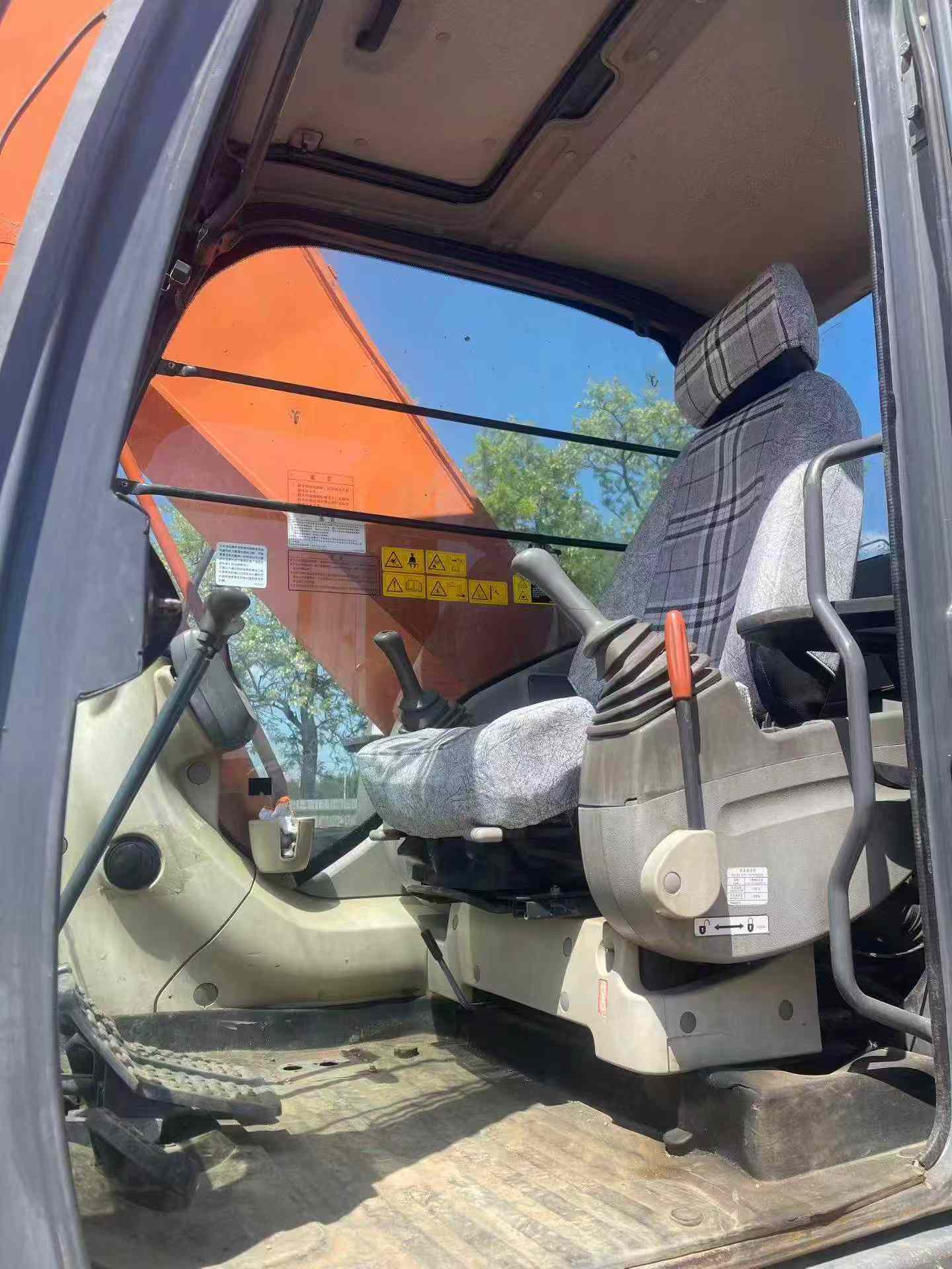Buy Hitachi ZX240 Used Excavator / 6