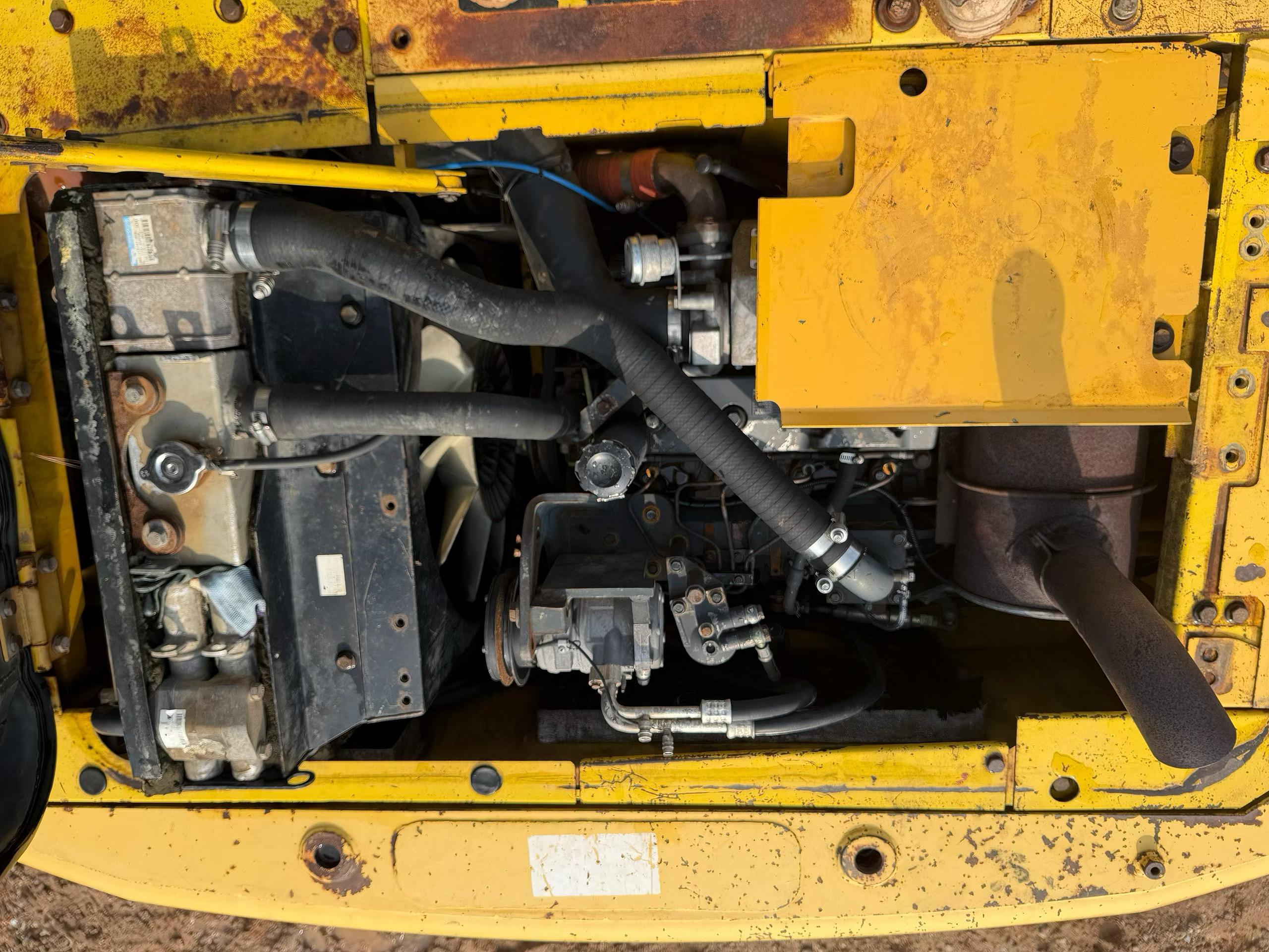 شراء حفارة Komatsu PC130-7 مستعملة / 7