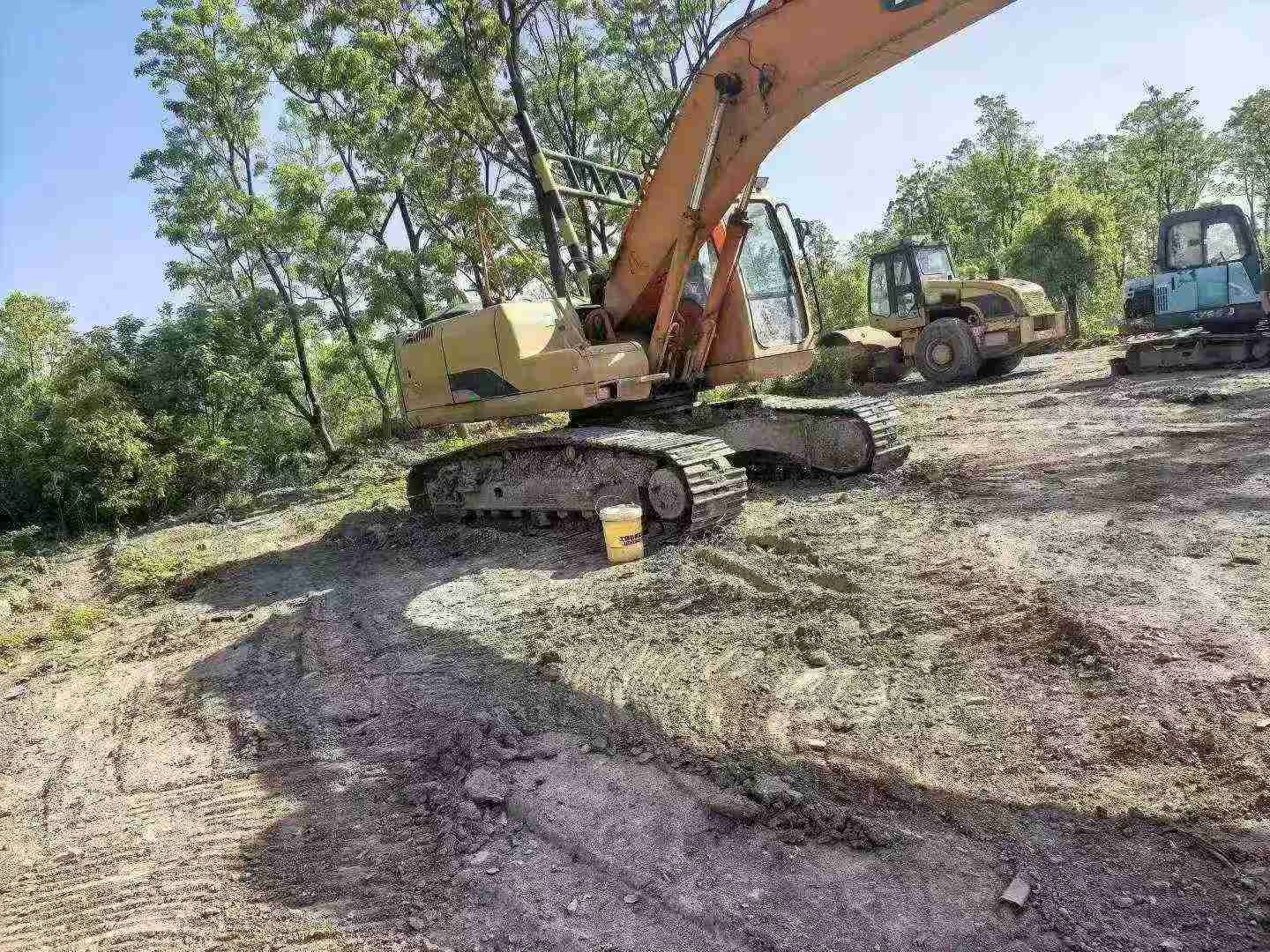 Buy Doosan DH220-7 Used Excavator / 2