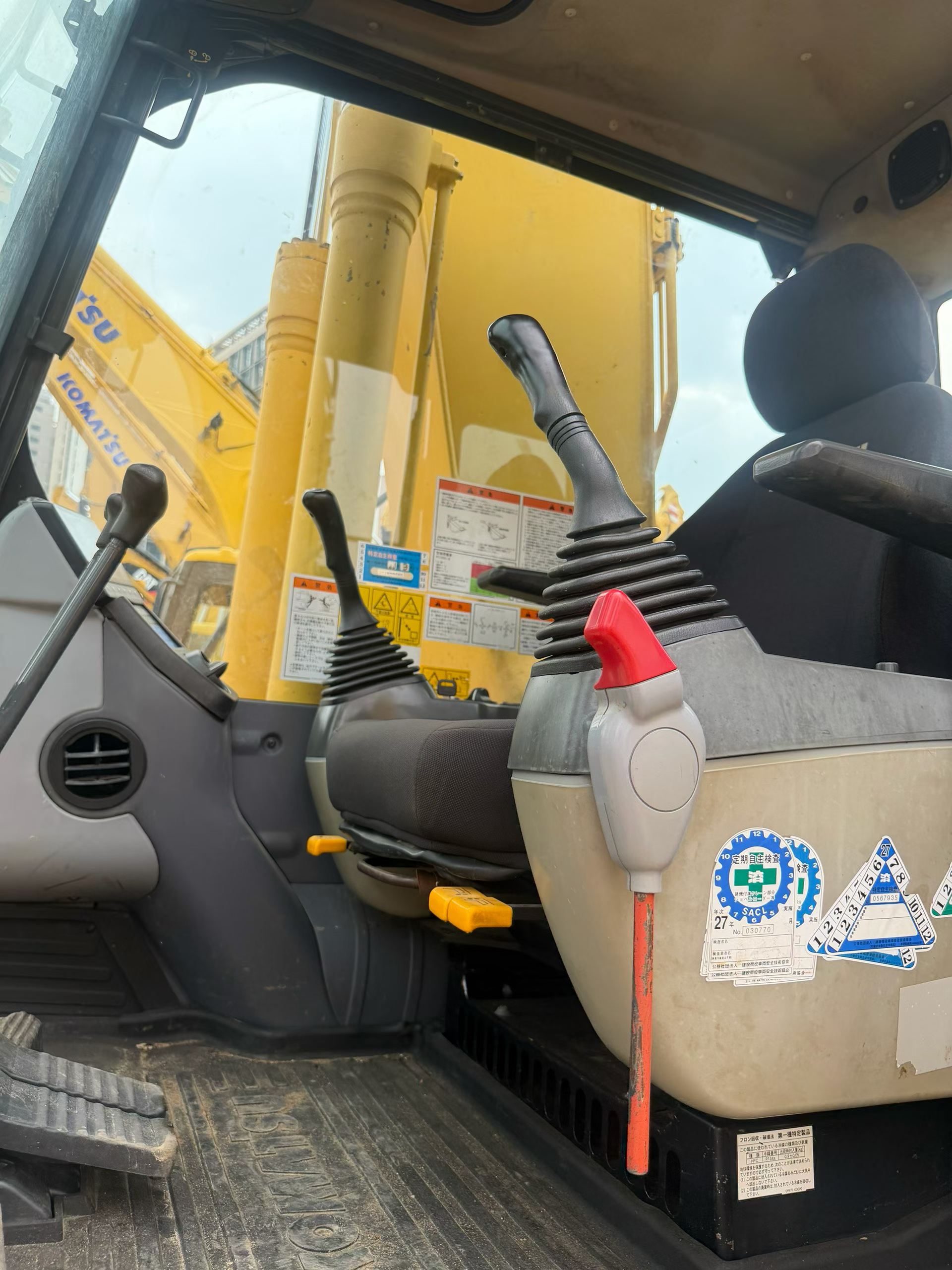 Buy Komatsu PC200-8 Used Excavator / 9