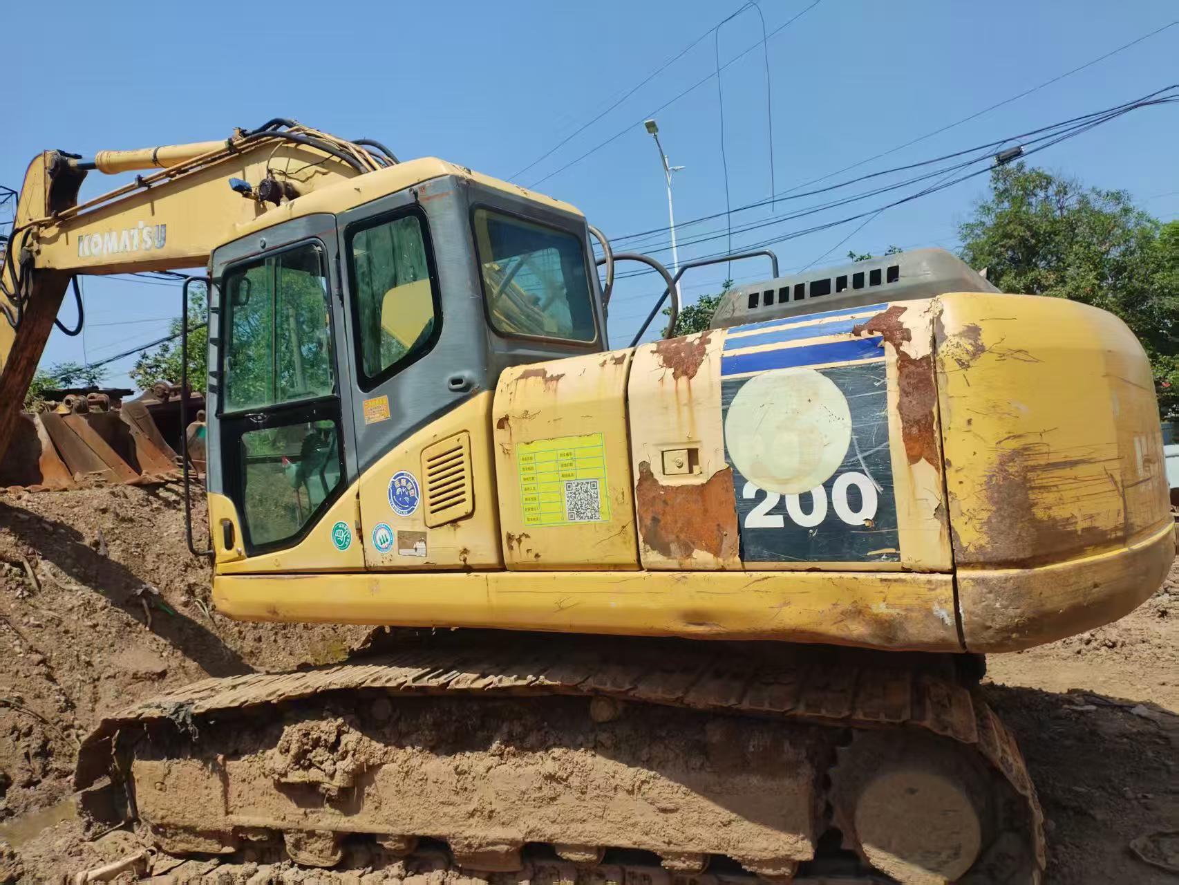 Buy Komatsu PC200-7 Used Excavator / 3
