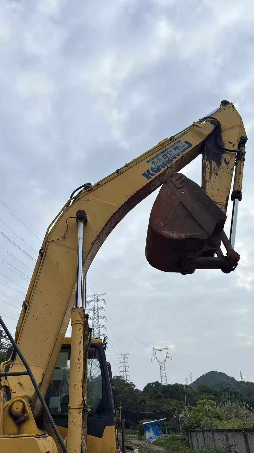 Buy Komatsu PC300-7 Used Excavator / 4