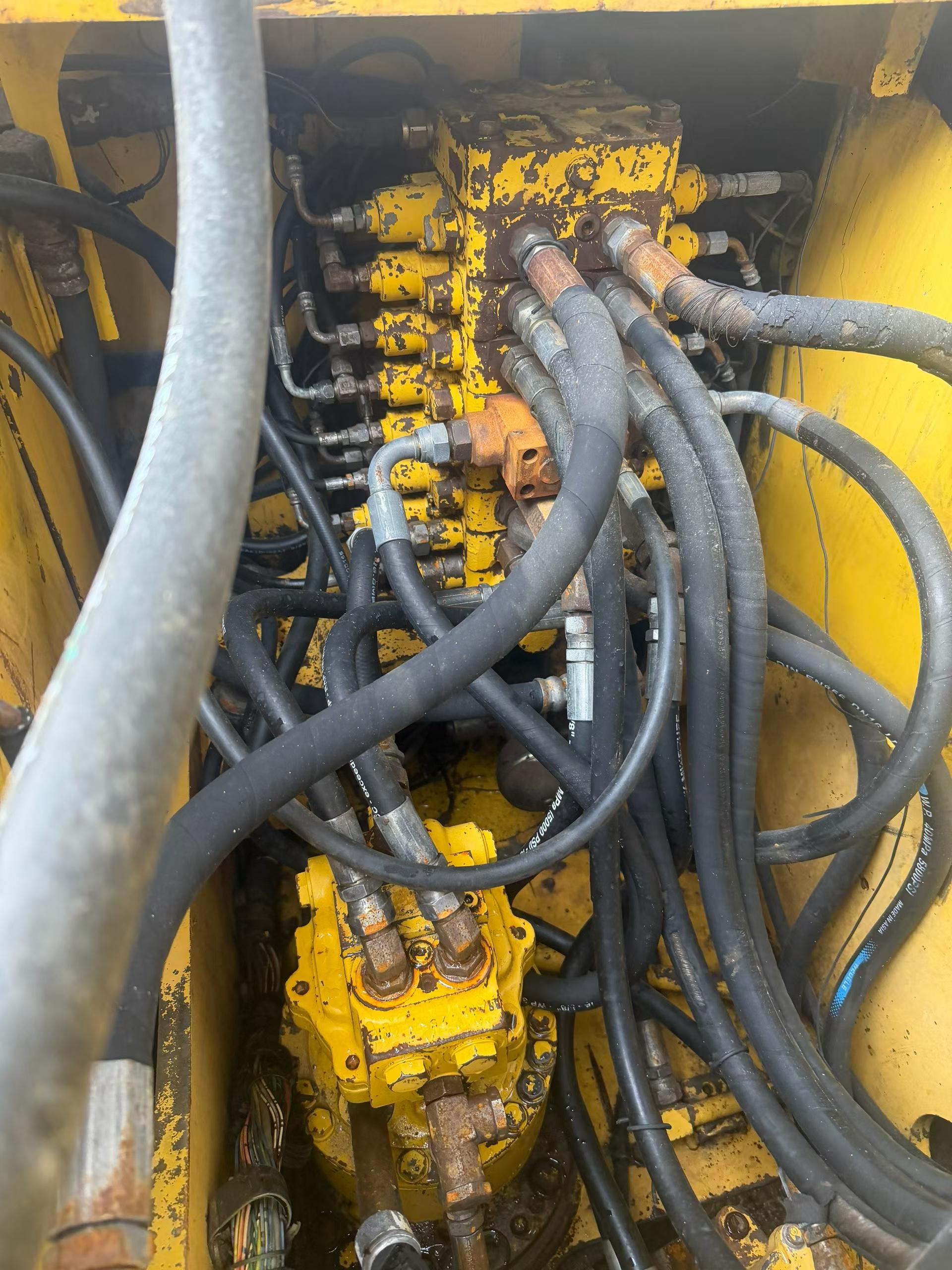 Buy Komatsu PC130-7 Used Excavator / 8