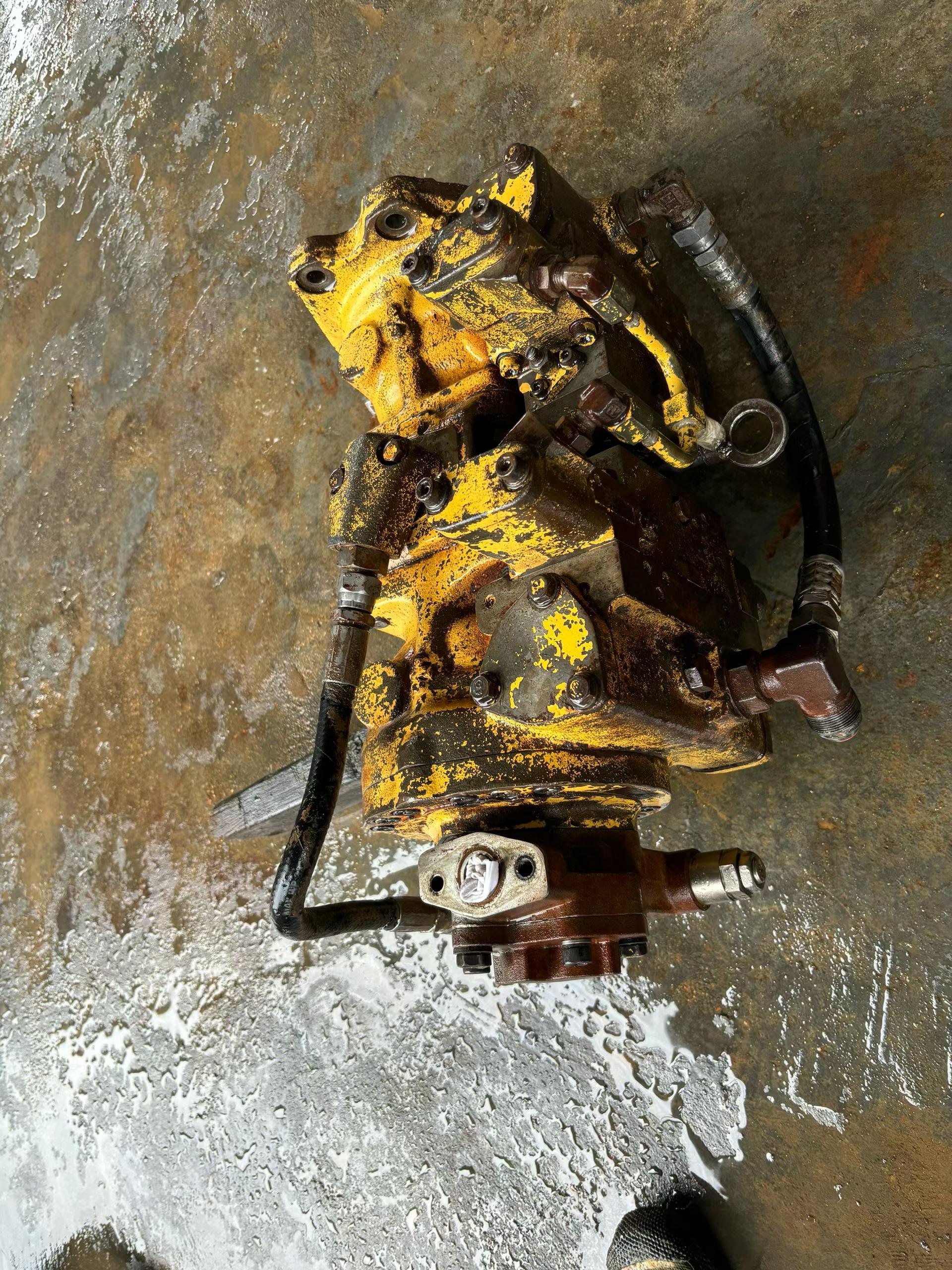 Buy Komatsu PC120-5 Used Excavator / 2