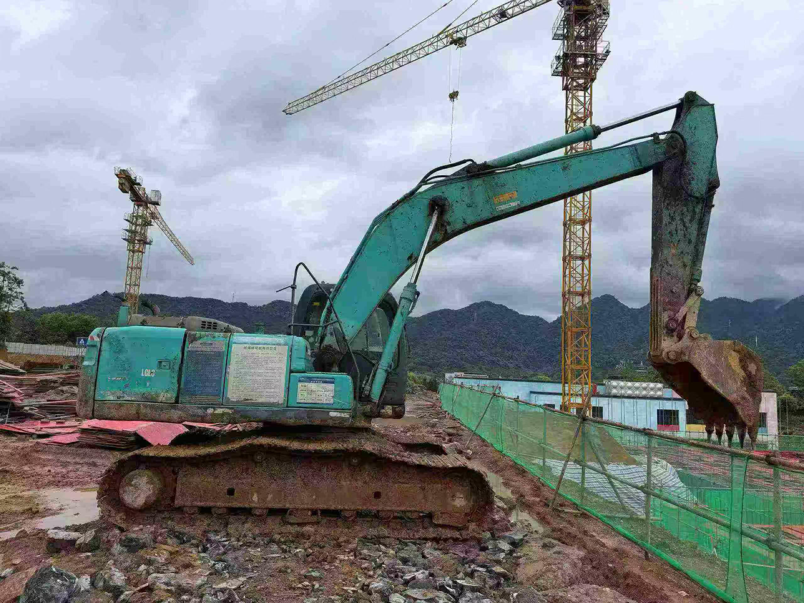 Compre Excavadora Kobelco SK10SR-2 Usada / 2