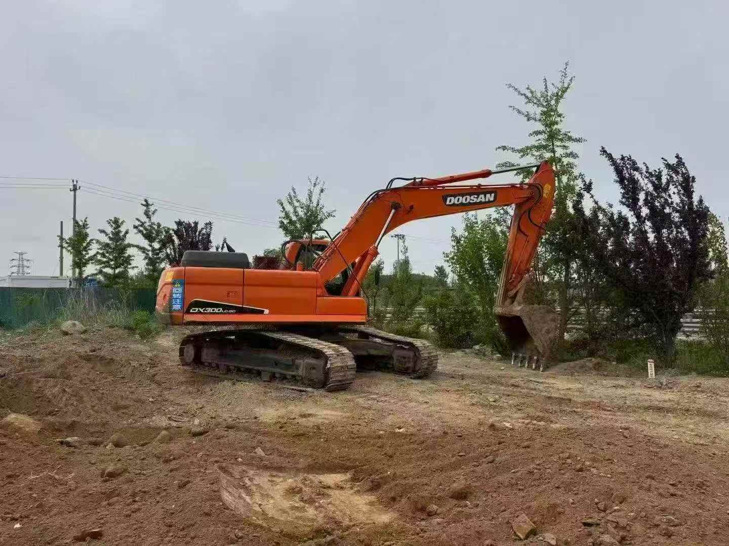 Buy Doosan DX260LC Used Excavator / 3