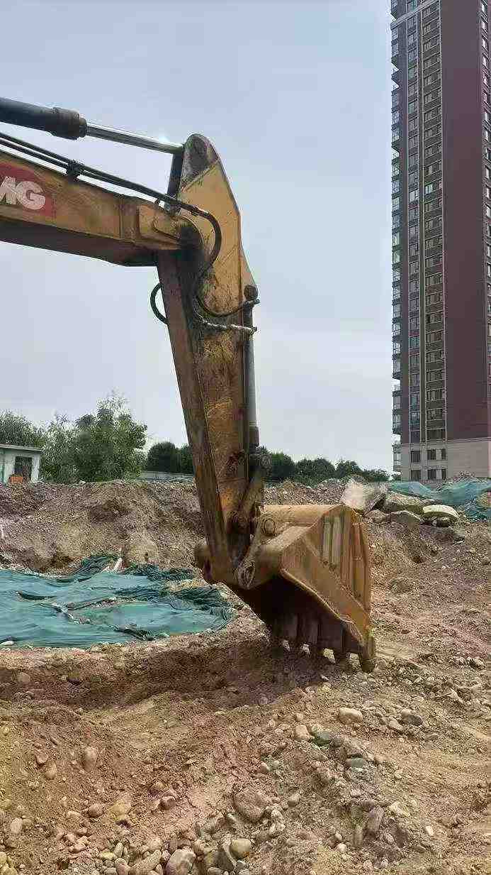 Buy XCMG XE270DK Used Excavator / 7