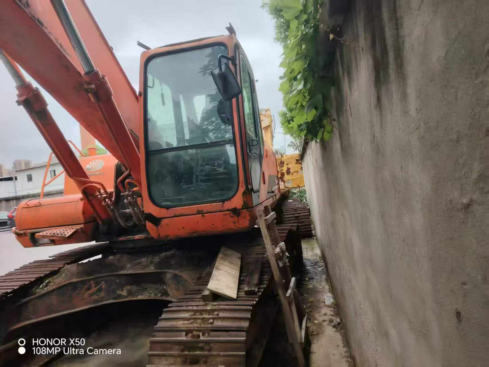 Buy Doosan DH220 Used Excavator / 4
