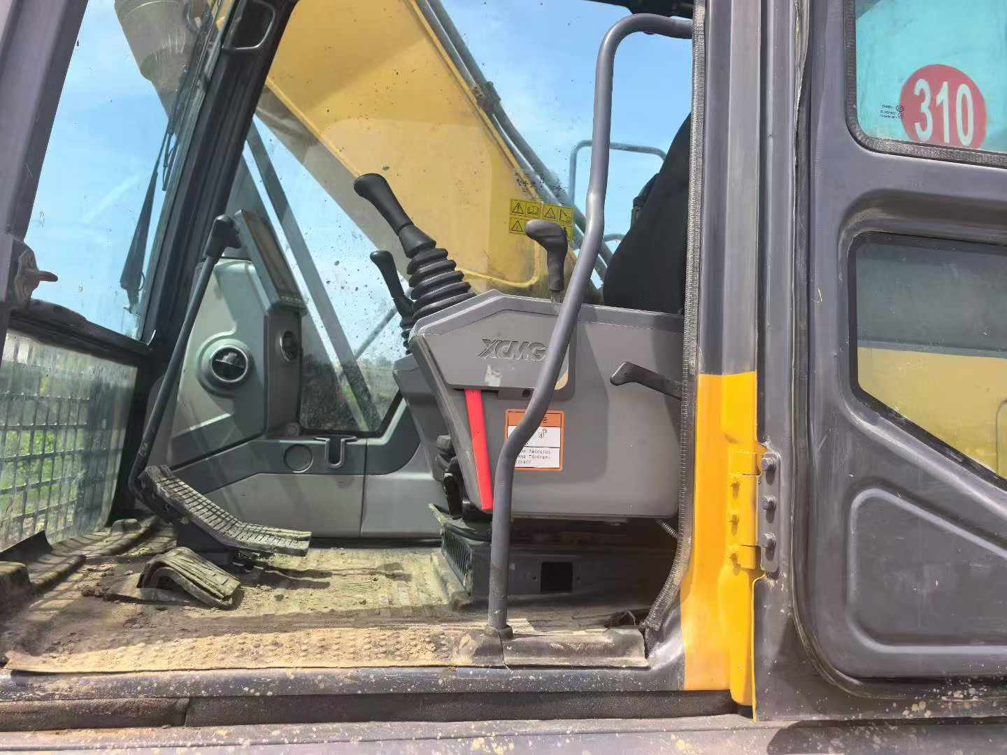 Buy XCMG XE270DK Used Excavator / 7