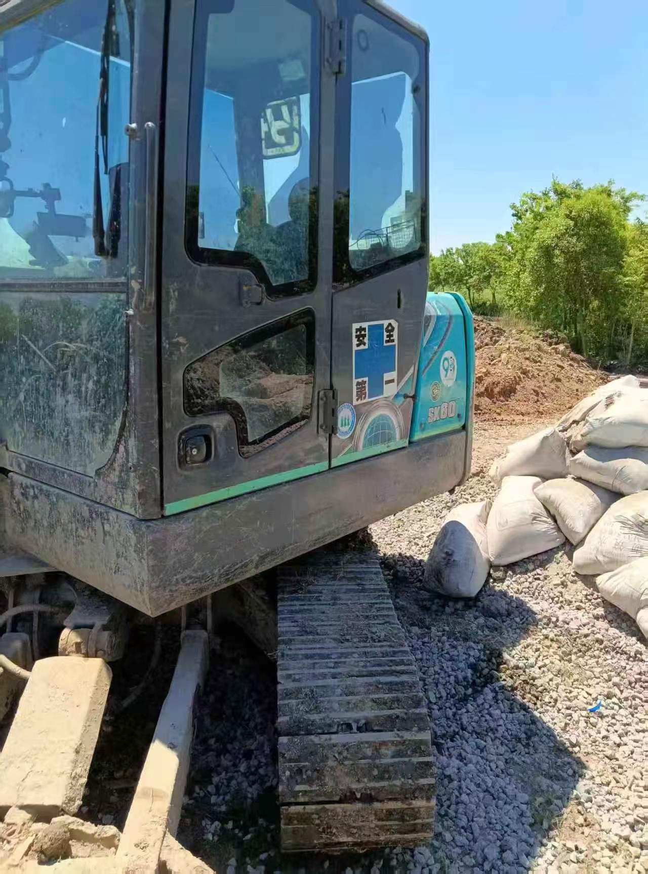 Buy Kobelco SK60 Used Excavator / 2