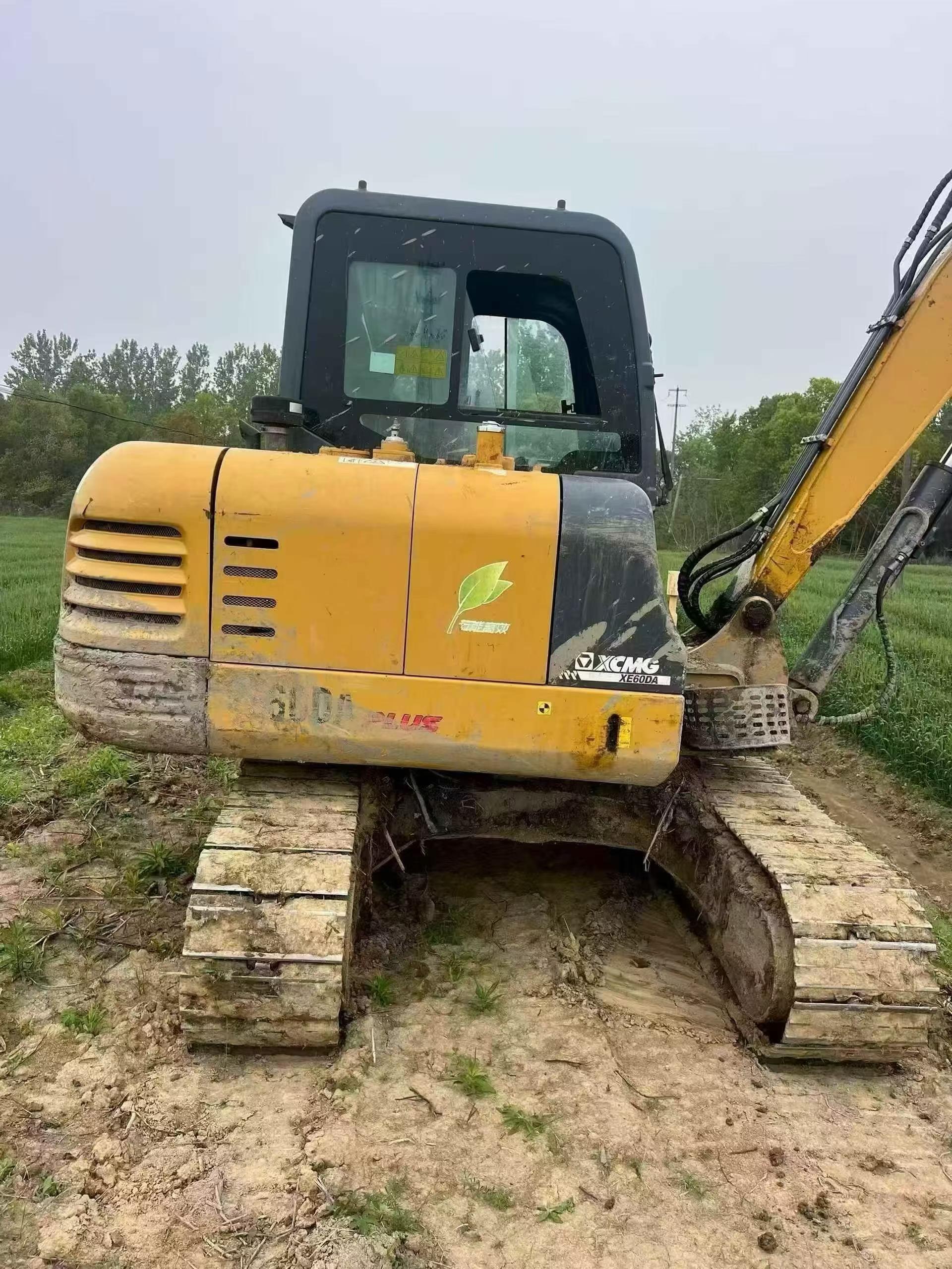 Buy XCMG XE60DA Used Excavator / 3