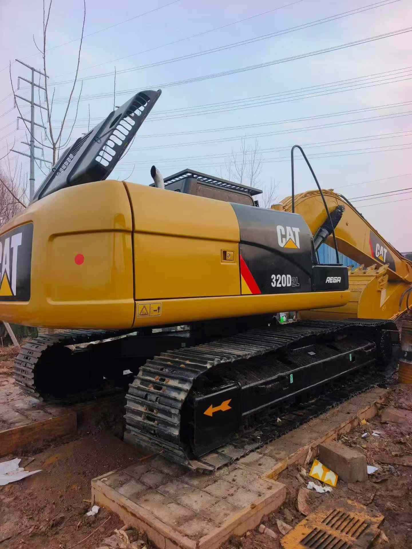 Buy Caterpillar 320D Used Excavator / 2
