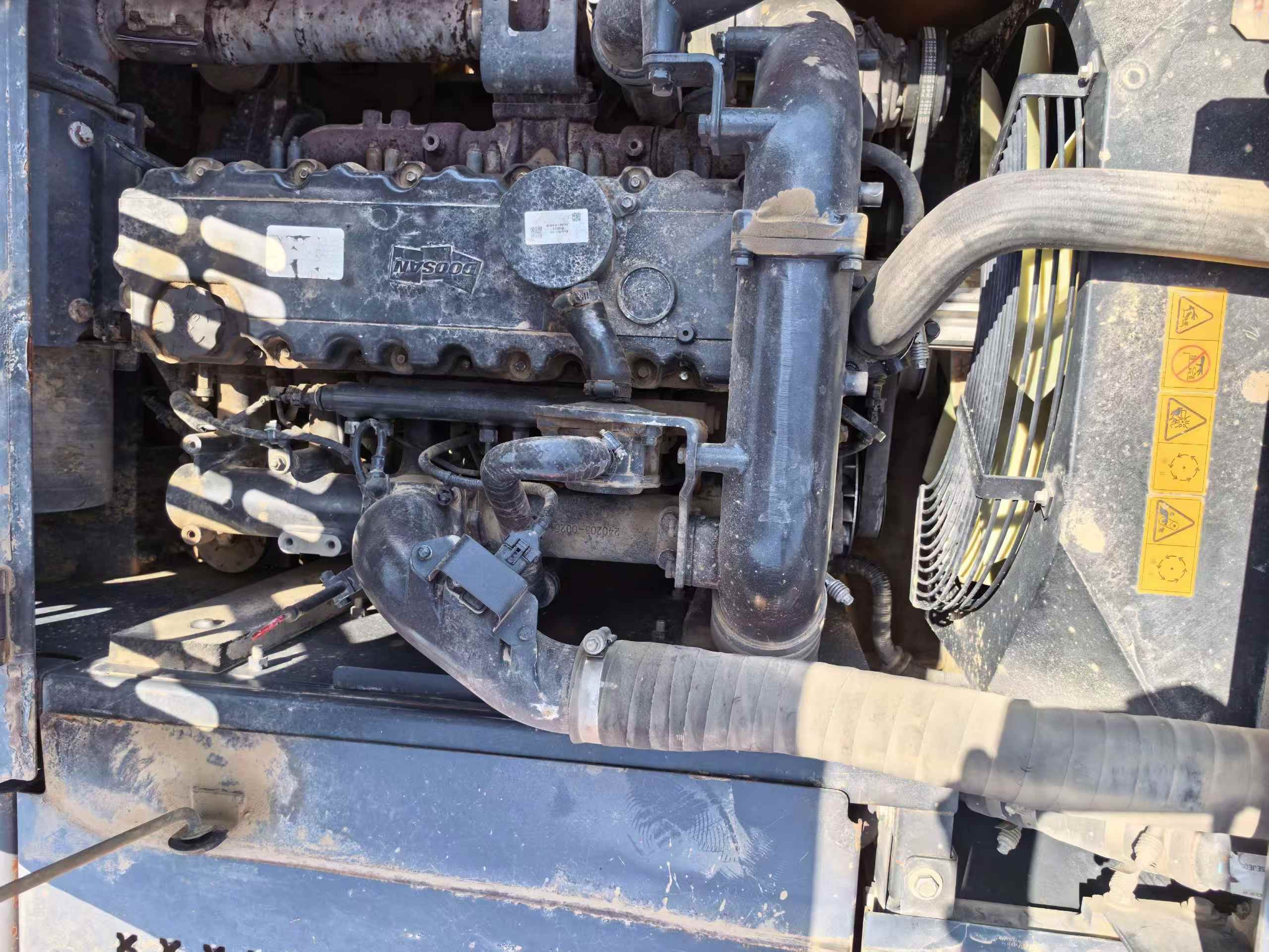 Buy Doosan DH215-7 Used Excavator / 4