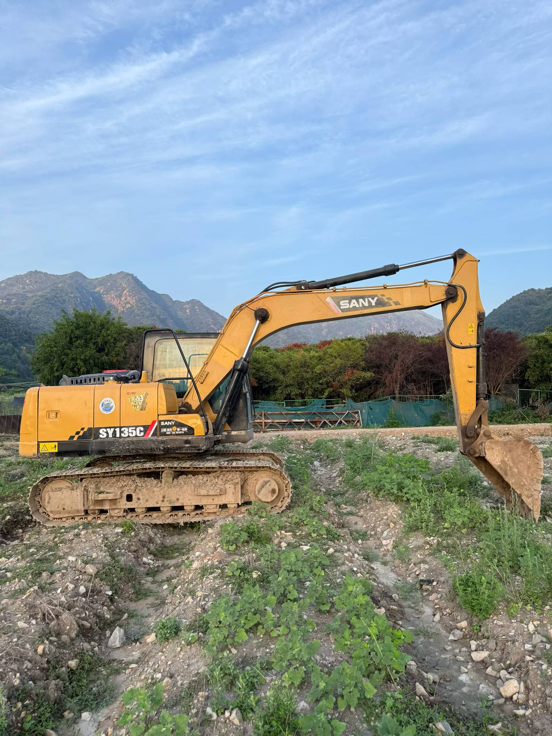 Buy Sany SY135 Used Excavator / 2