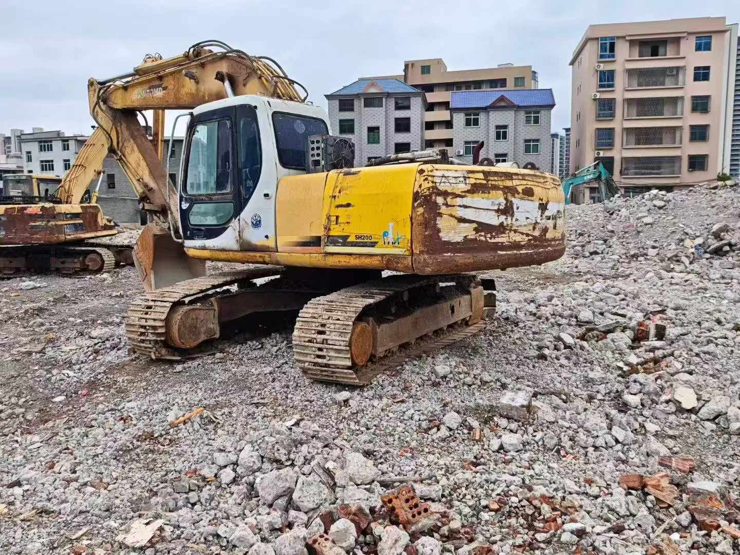 Buy Sumitomo SH200-3 Used Excavator / 6