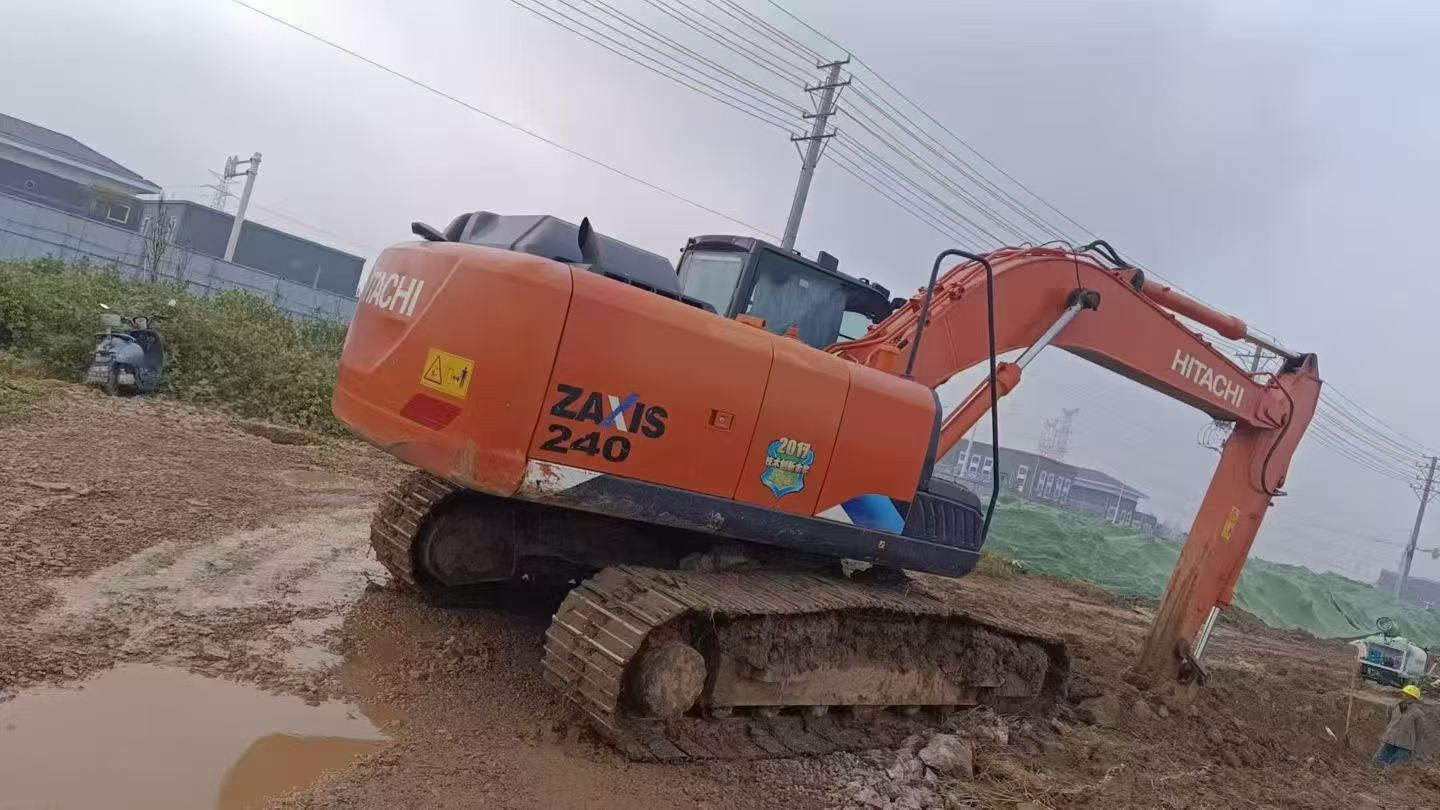 Buy Hitachi EX200 Used Excavator / 2