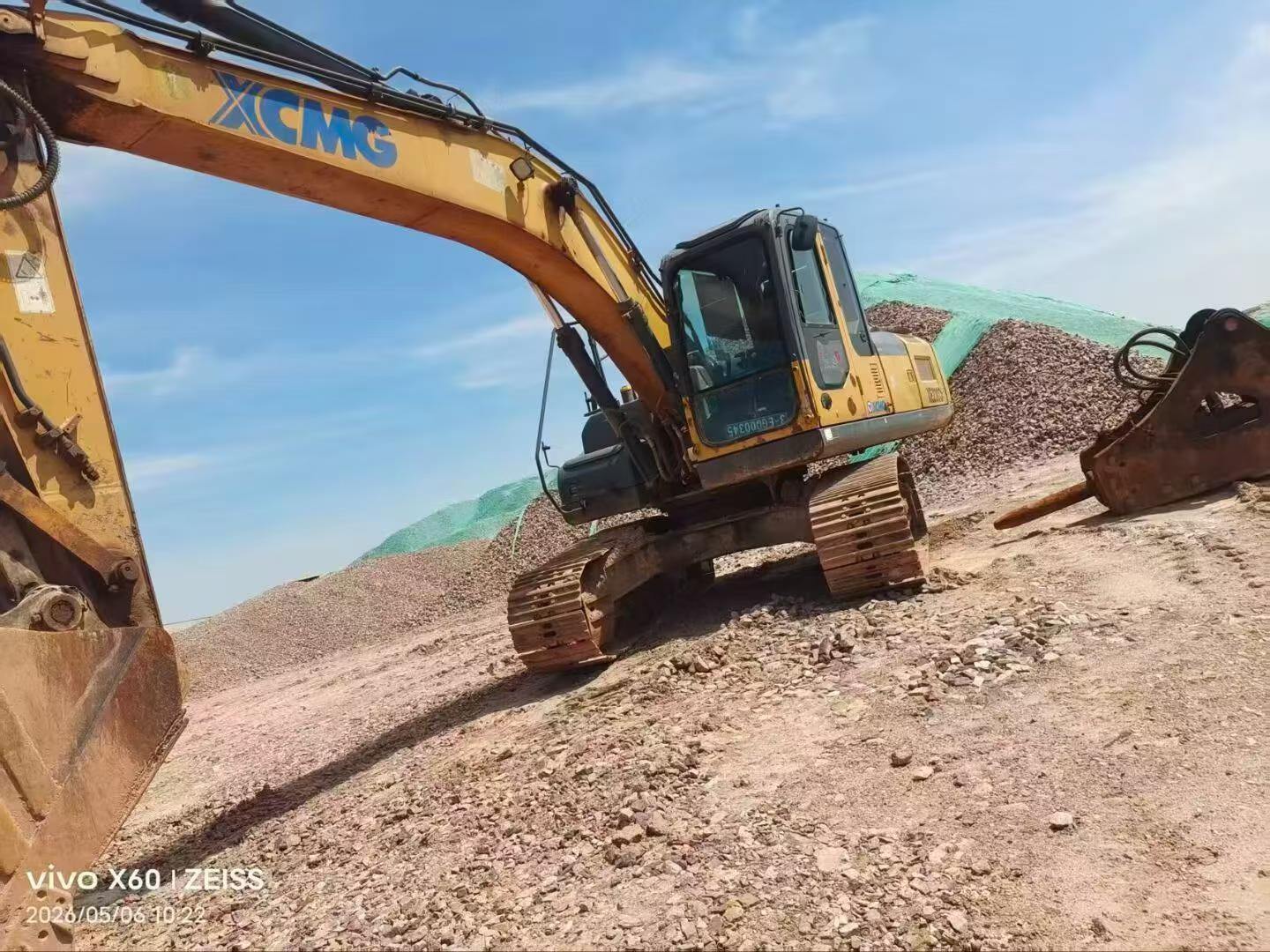 Buy XCMG XE200DA Used Excavator / 8