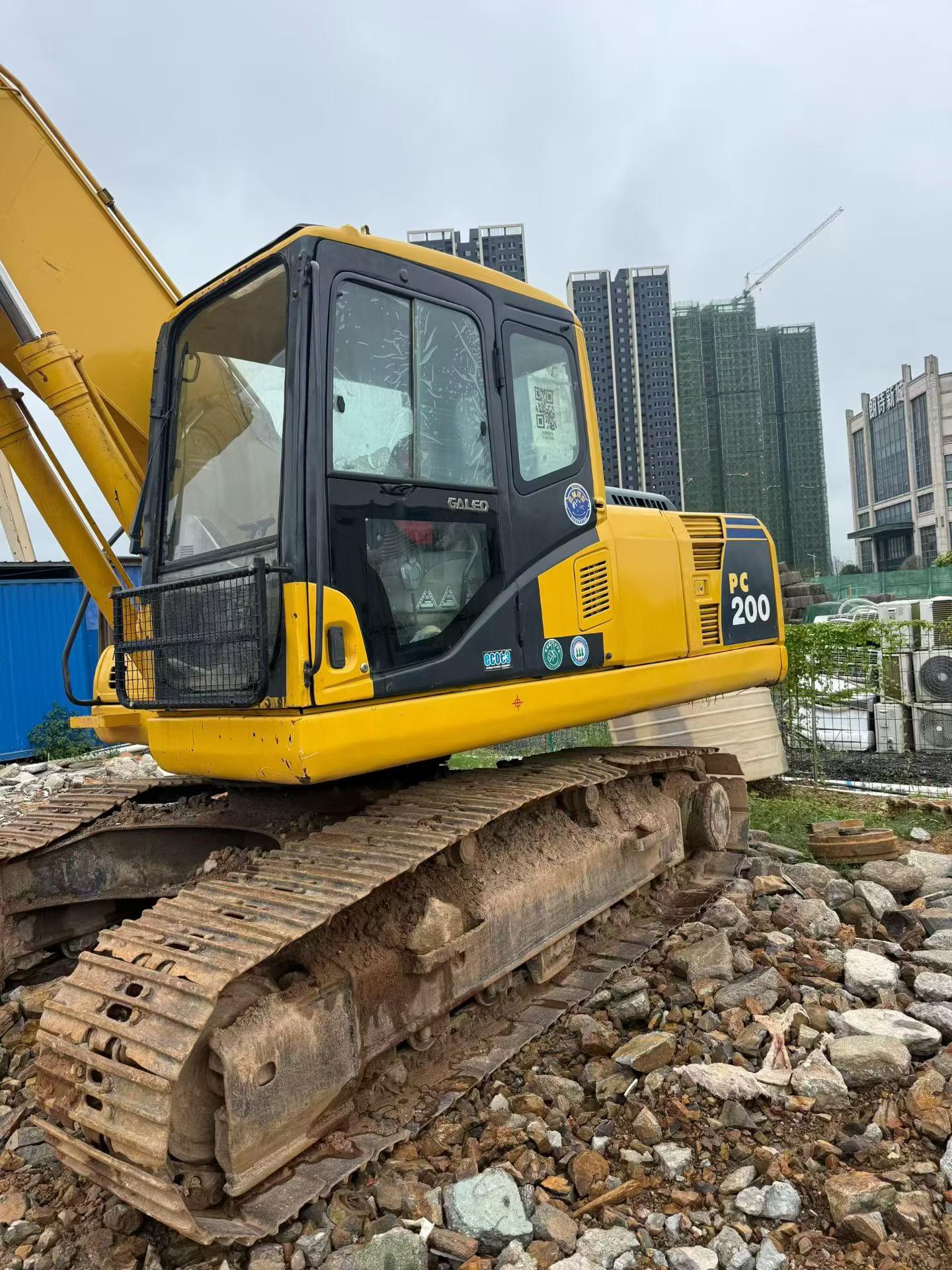 Buy Komatsu PC200-7 Used Excavator / 5