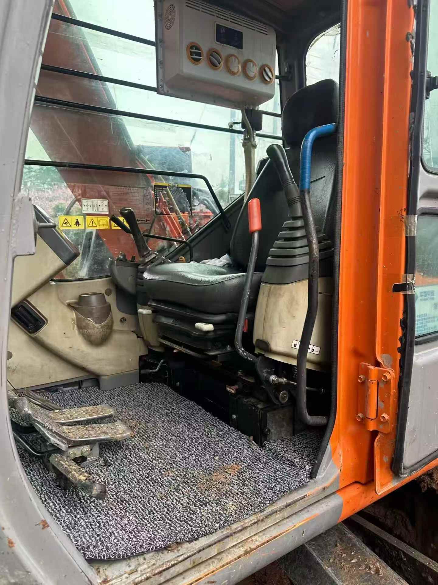 Buy Hitachi EX70 Used Excavator / 4