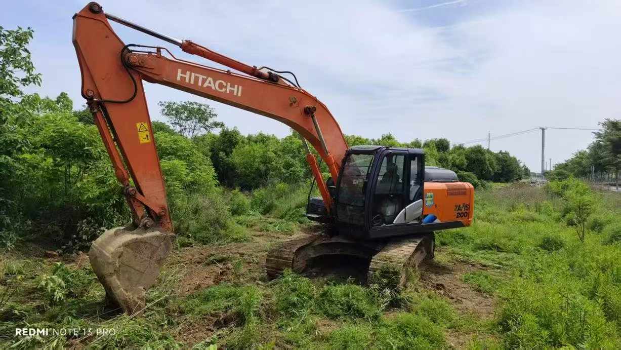 Buy Hitachi ZX200 Used Excavator / 2