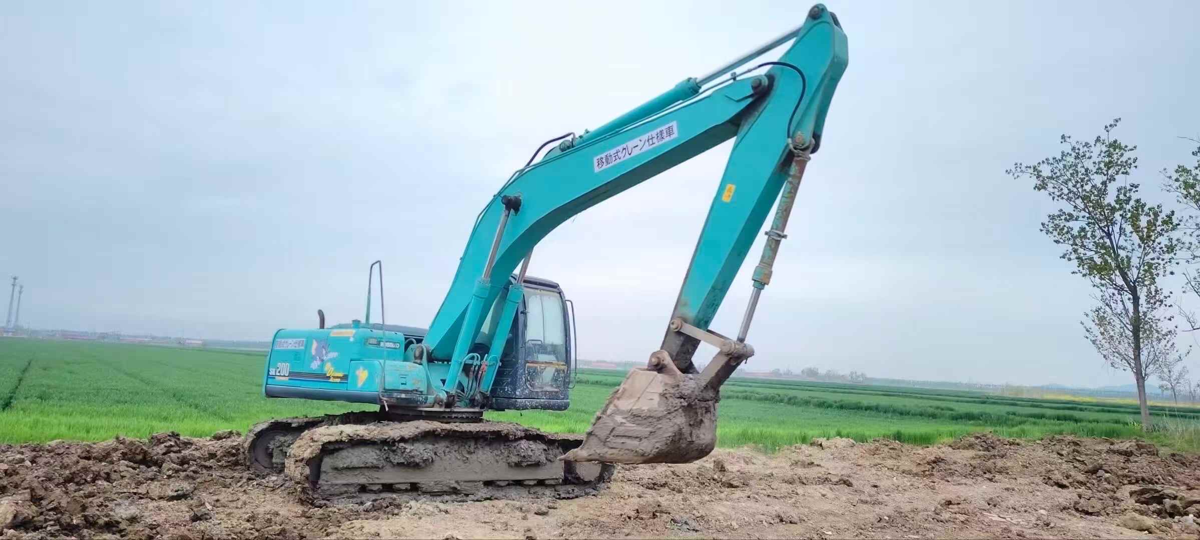Buy Kobelco SK200-10 Used Excavator / 4