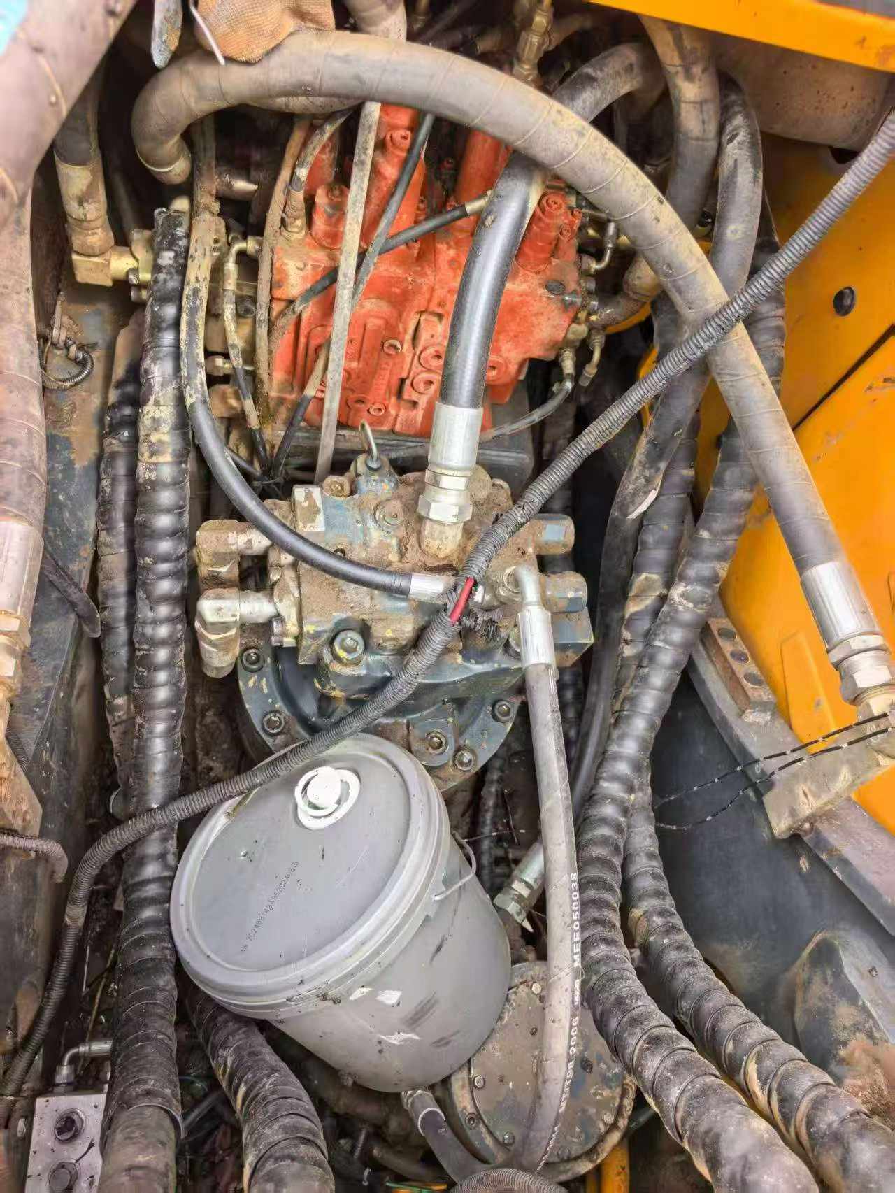 Buy Hyundai R210W Used Excavator / 7