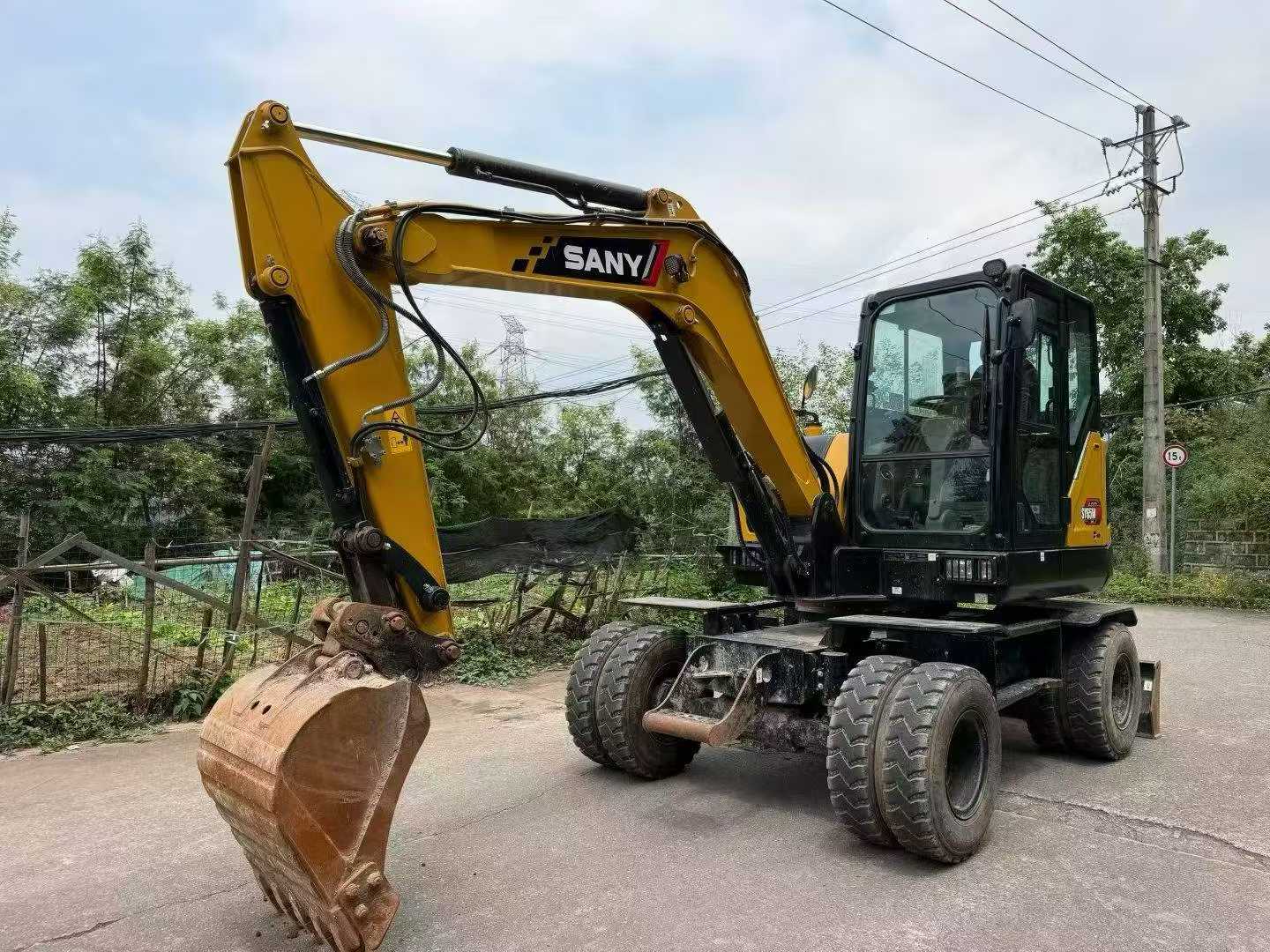Buy Sany SY65C Used Excavator / 2