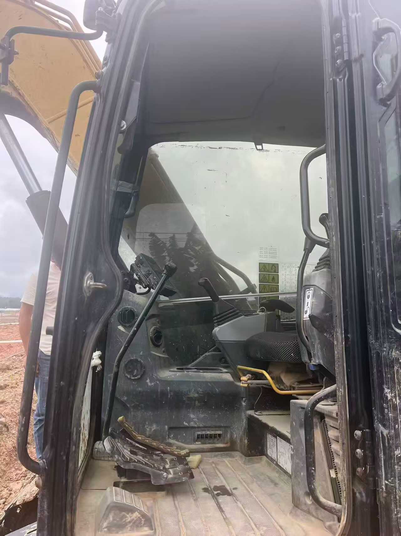 Buy Caterpillar 307B Used Excavator / 8