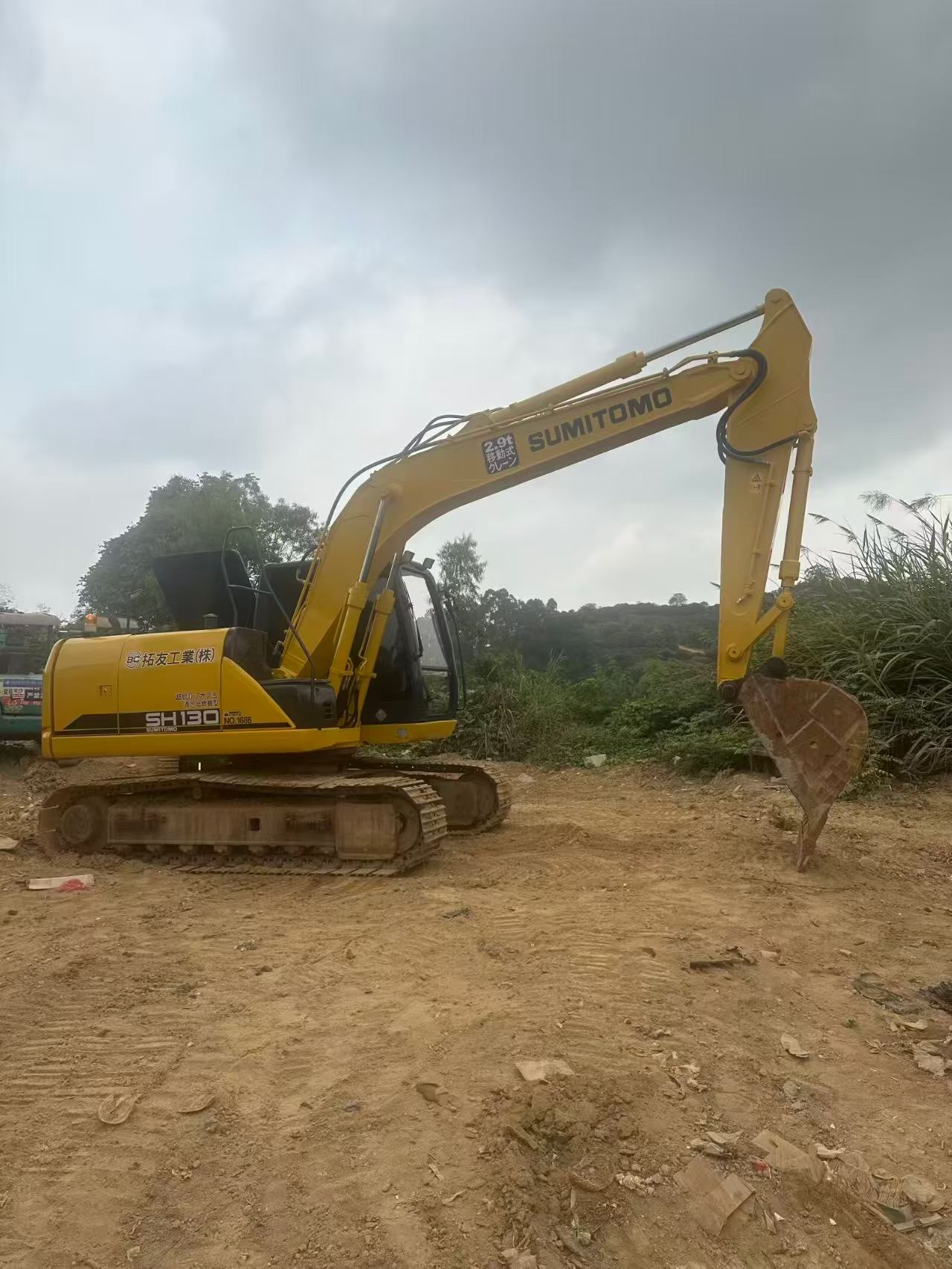 Buy Sumitomo SH130-3 Used Excavator / 4