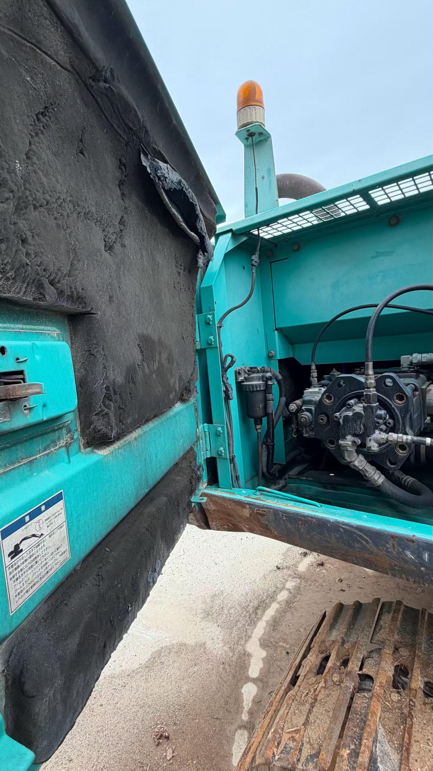 Buy Kobelco SK200-10 Used Excavator / 5