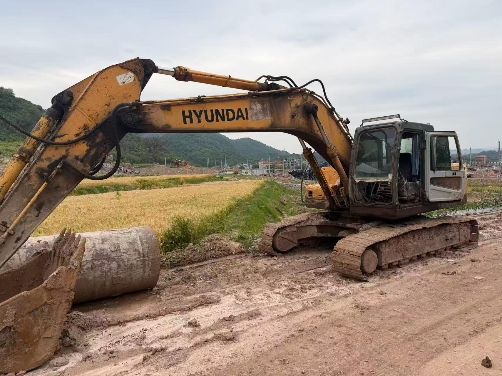 Buy Hyundai R215-7 Used Excavator / 3