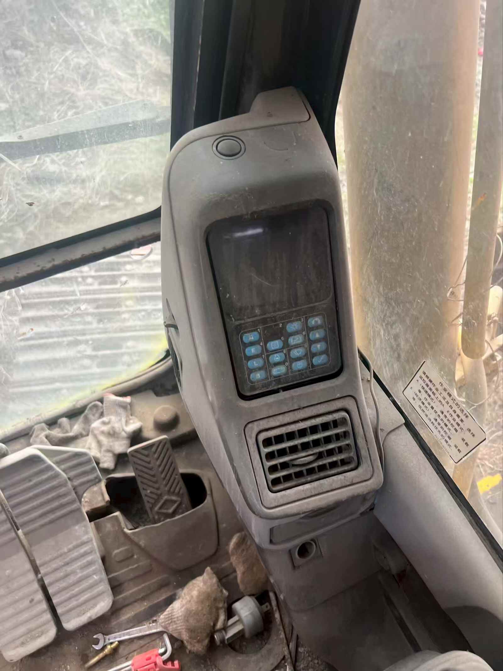 Buy Komatsu PC210-7 Used Excavator / 3