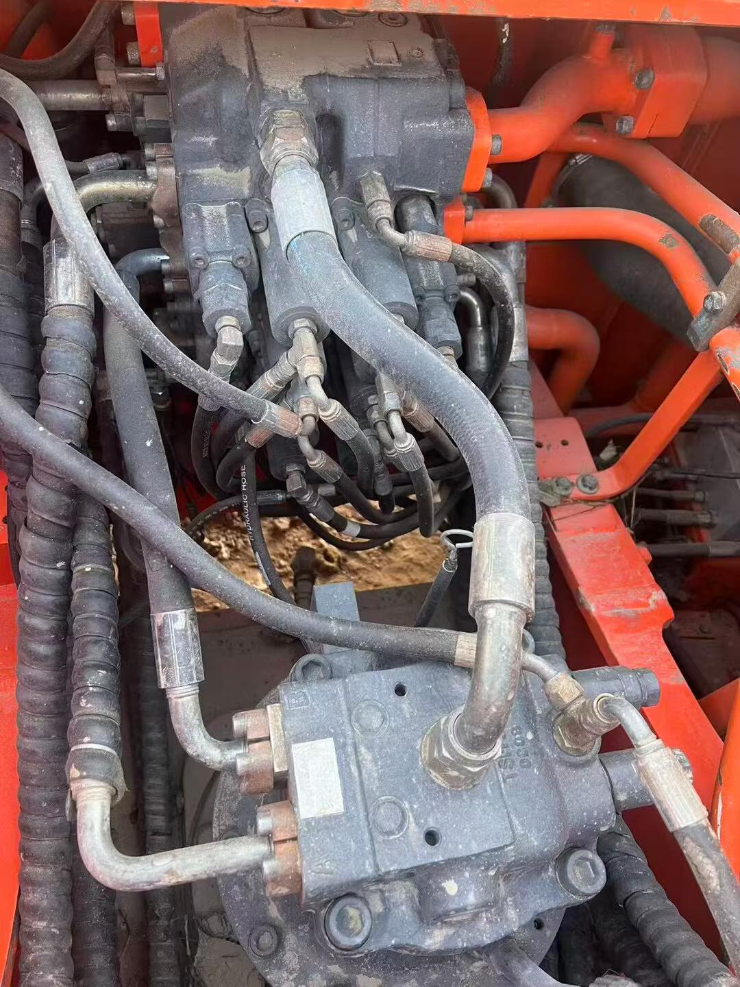 Buy Doosan DX260LC Used Excavator / 4