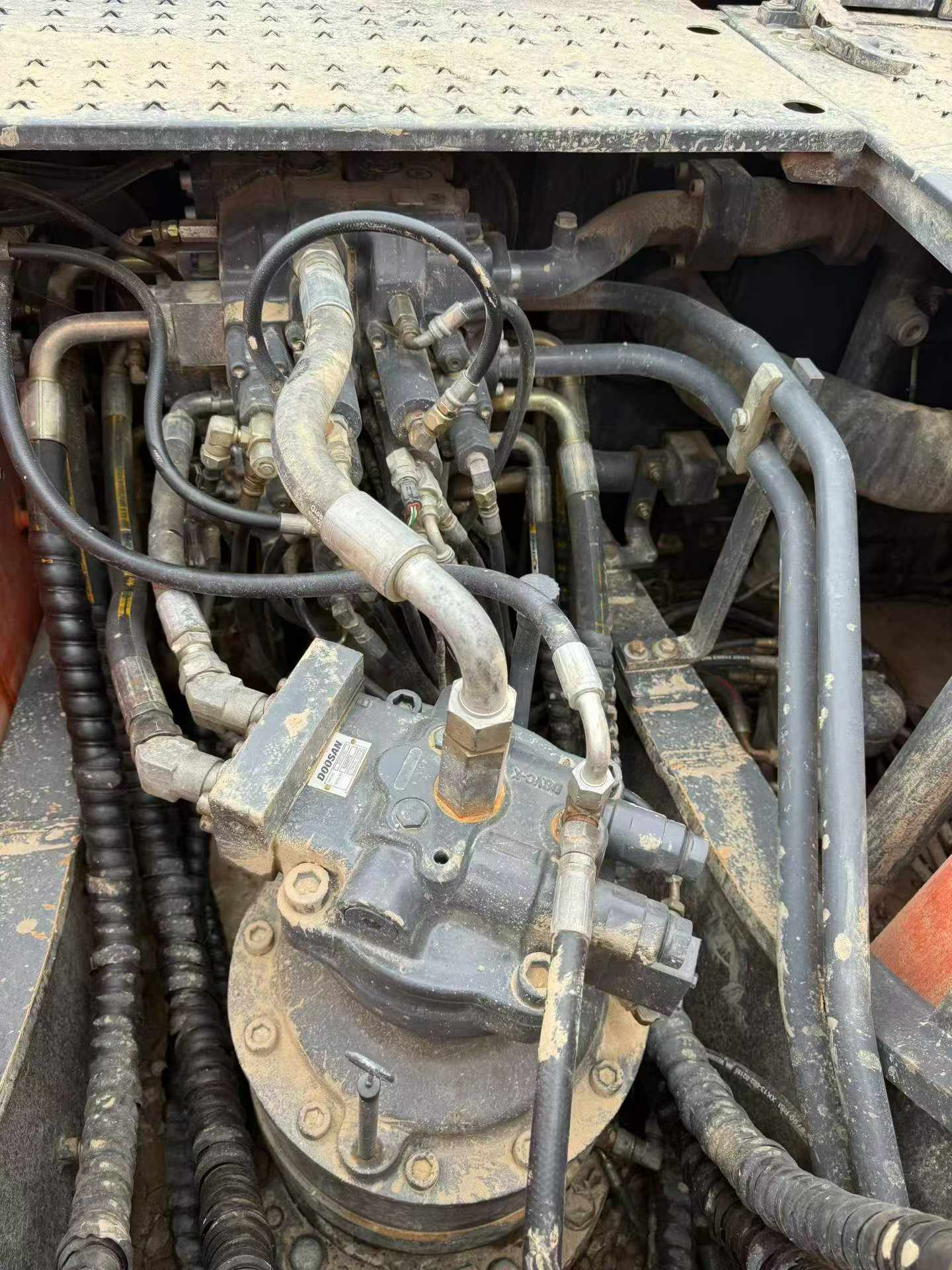 Buy Doosan DX260LC-9C Used Excavator / 6