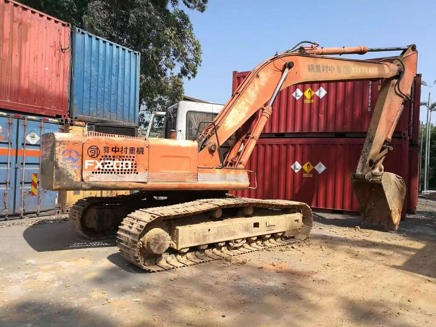 Buy Hitachi EX200-1 Used Excavator / 5