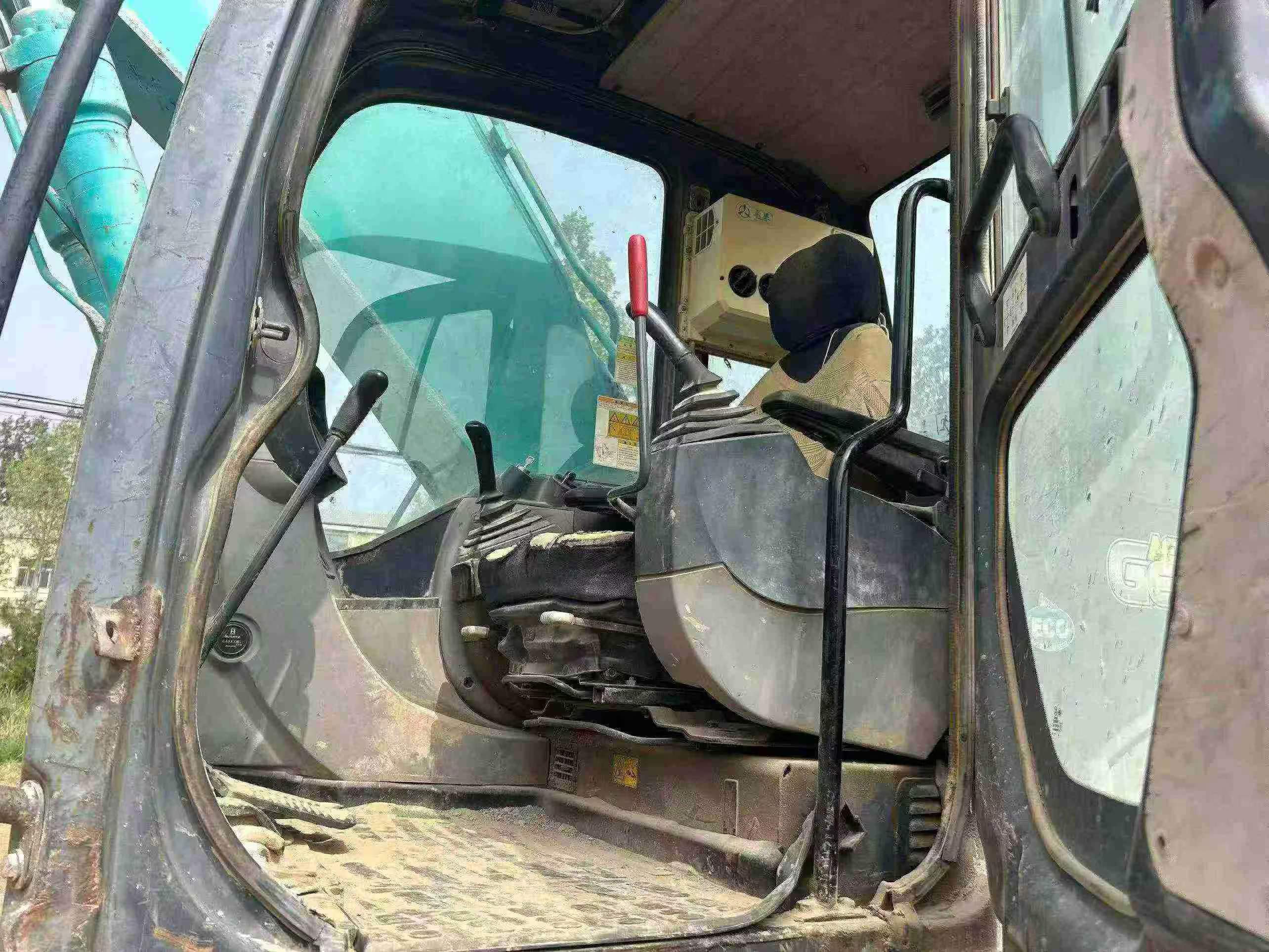 Buy Kobelco SK200 Used Excavator / 3