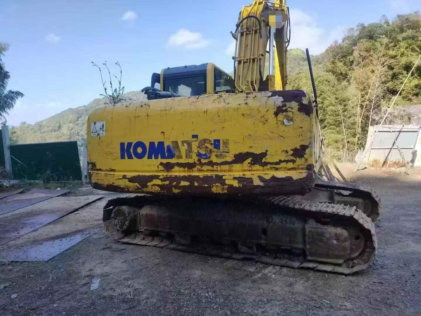 Buy Komatsu PC220-8 Used Excavator / 2