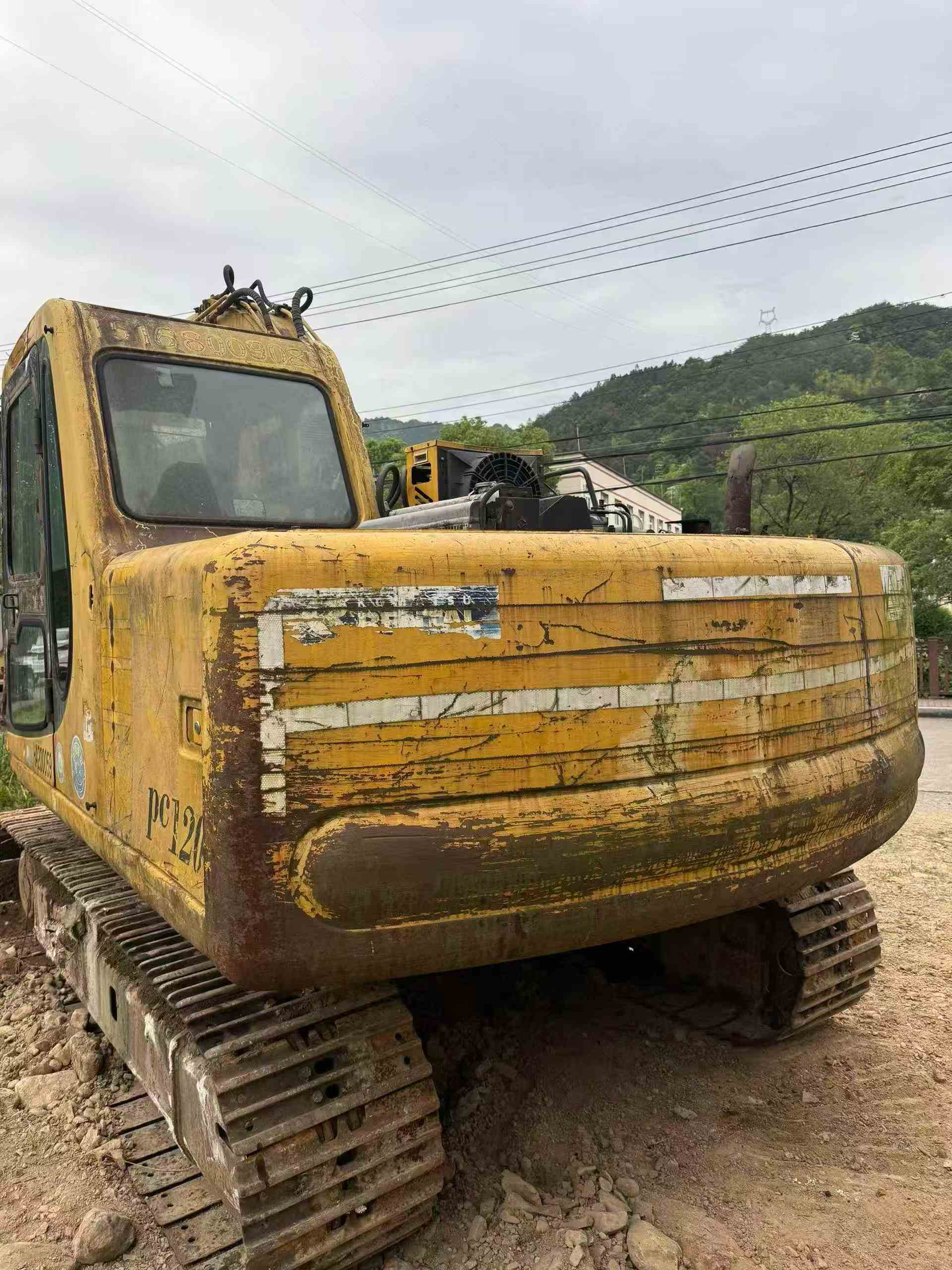 Buy Komatsu PC120-6 Used Excavator / 3