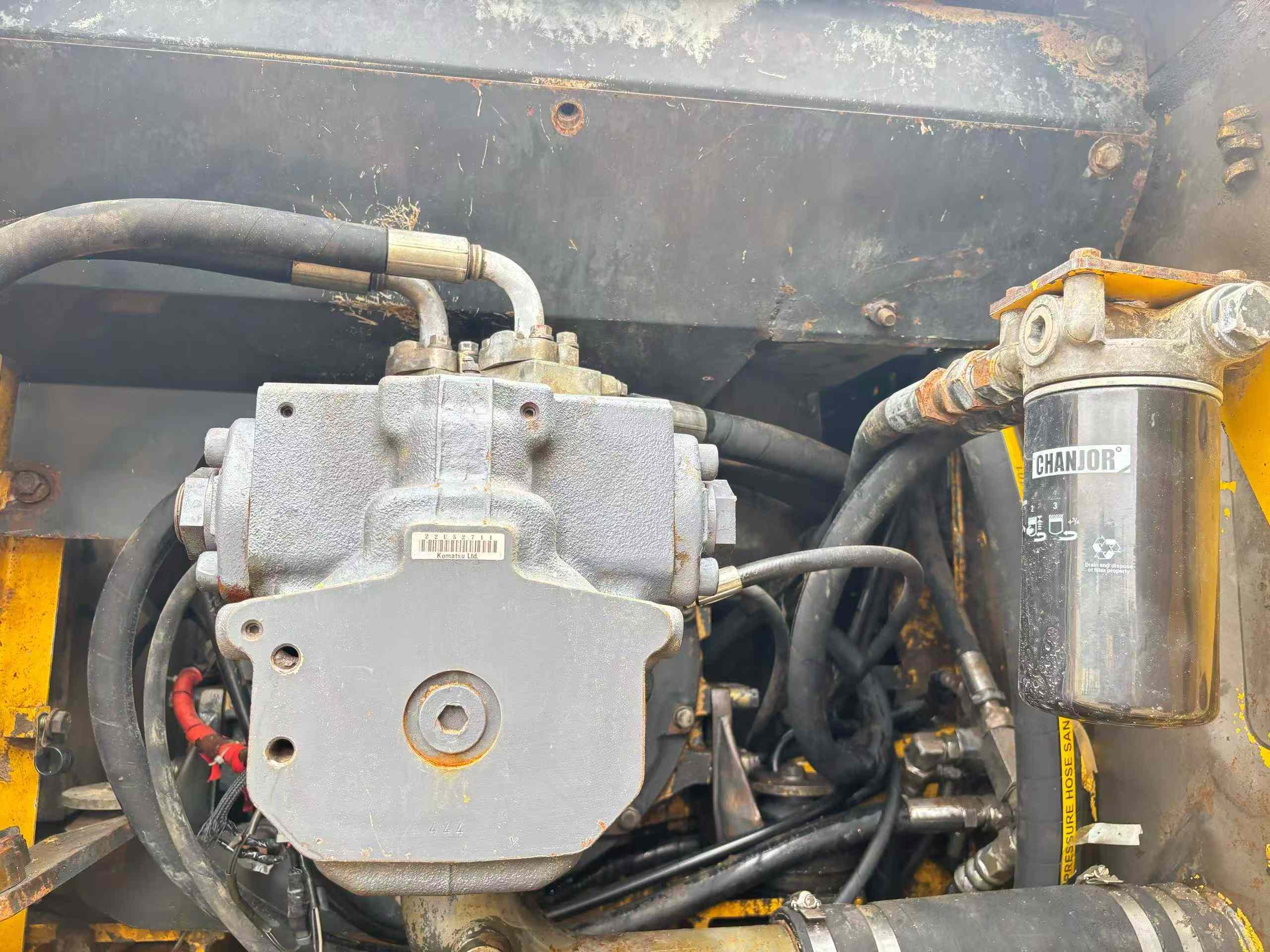 Buy Komatsu PC200-7 Used Excavator / 6