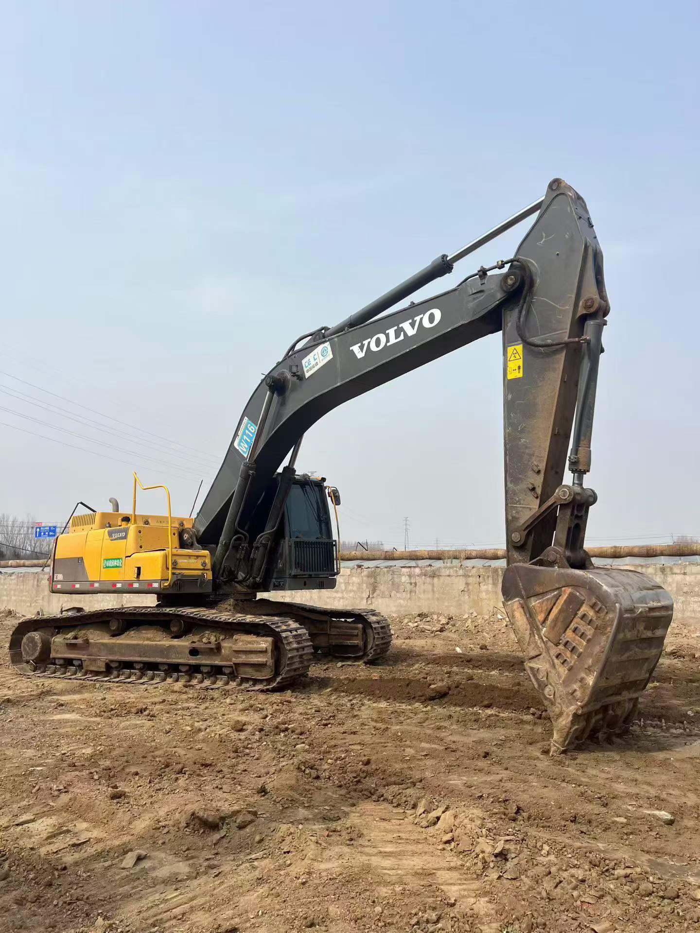 Buy Volvo EC300DL Used Excavator / 4