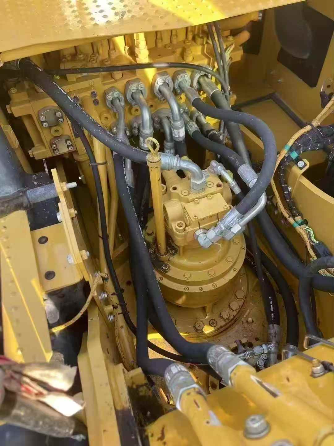 Buy Caterpillar 323 Used Excavator / 5