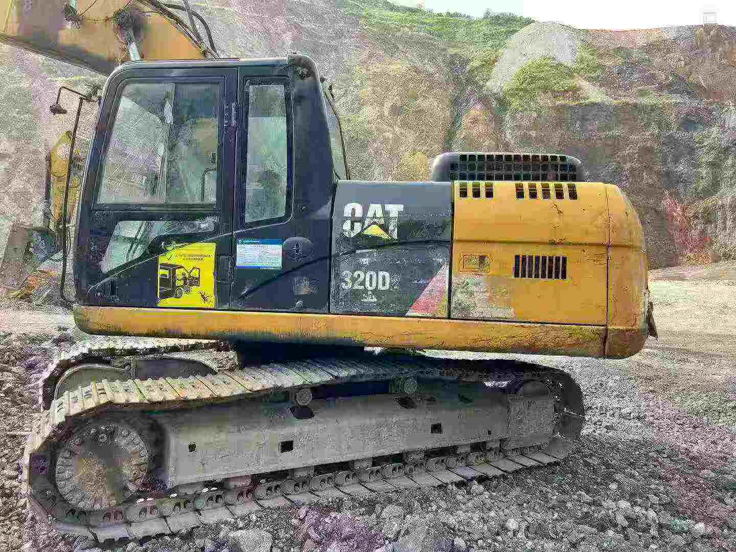 Buy Caterpillar 320A Used Excavator / 2