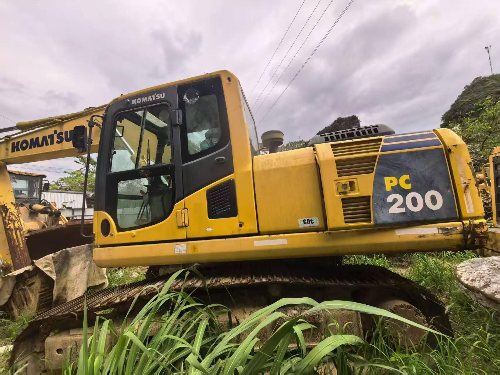 Buy Komatsu PC200 Used Excavator / 3