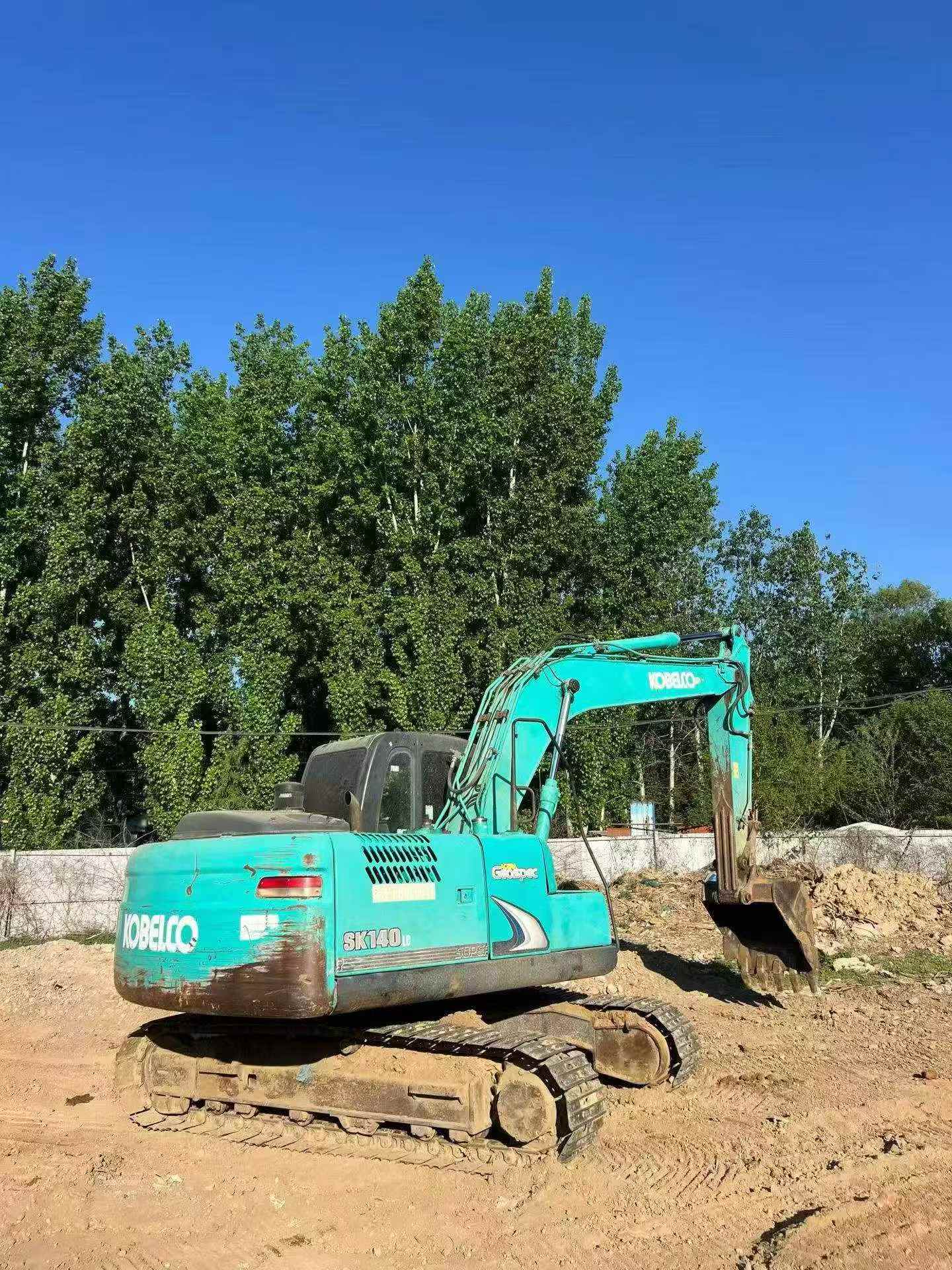 Buy Kobelco SK140 Used Excavator / 3