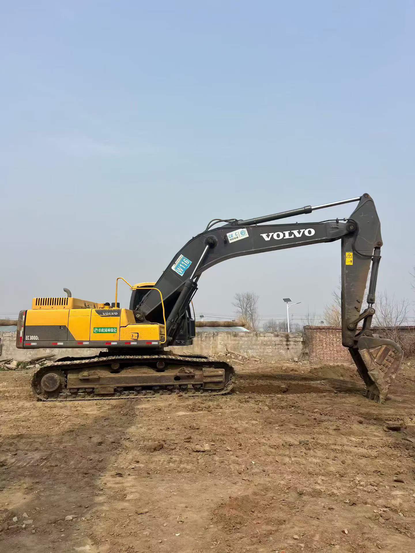 Buy Volvo EC300DL Used Excavator / 3