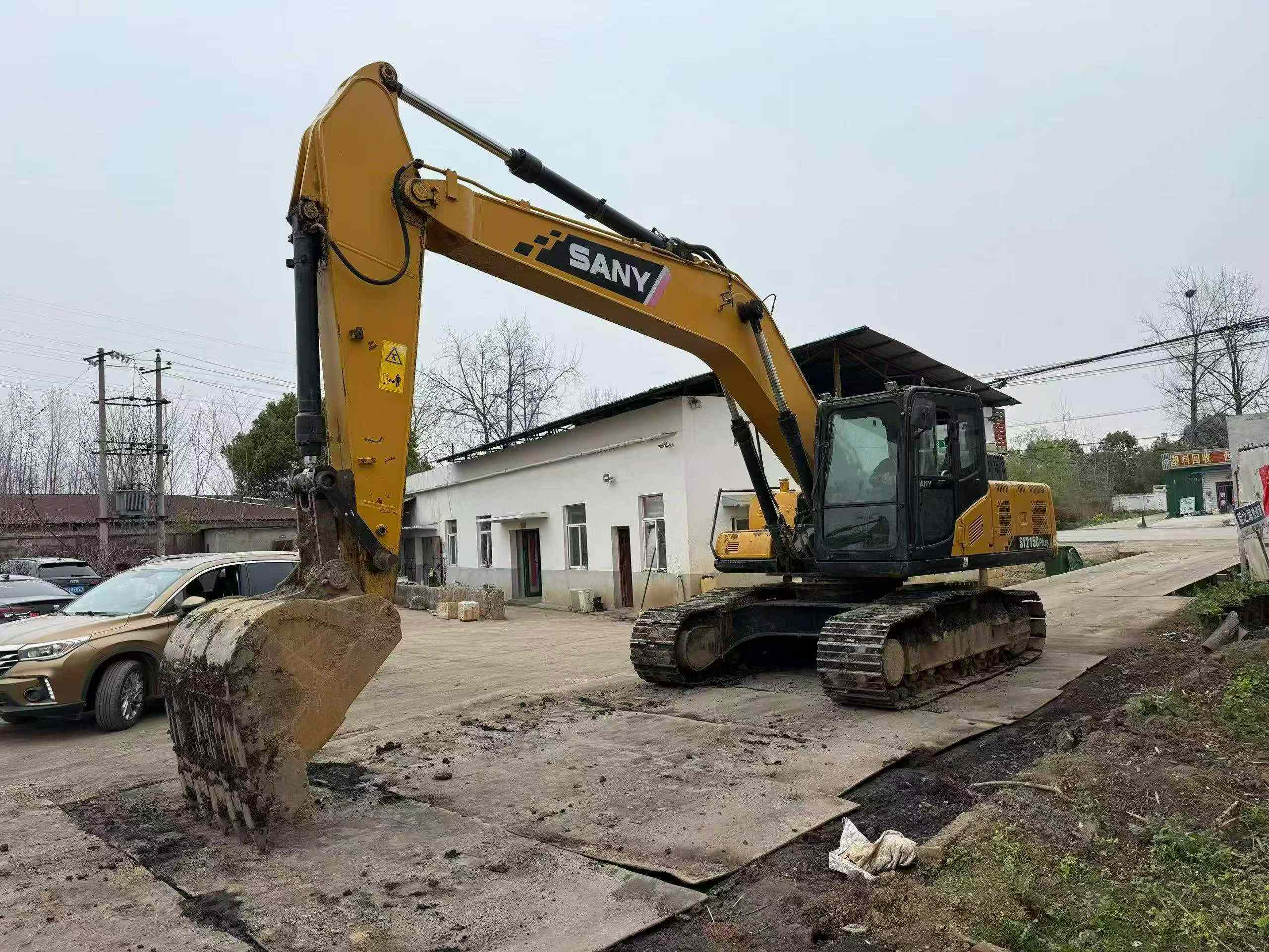 Buy Sany SY200C Used Excavator / 3