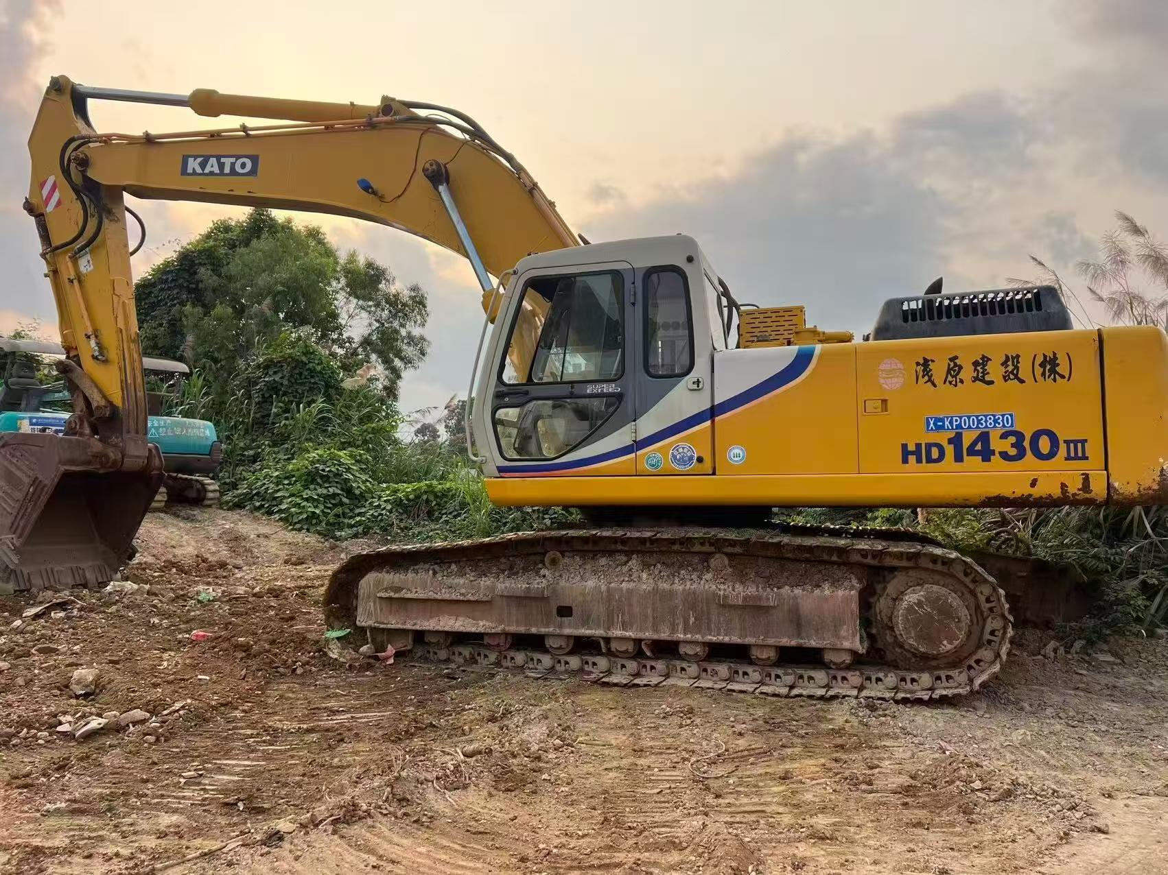 Buy Kato HD1430-7 Used Excavator / 3